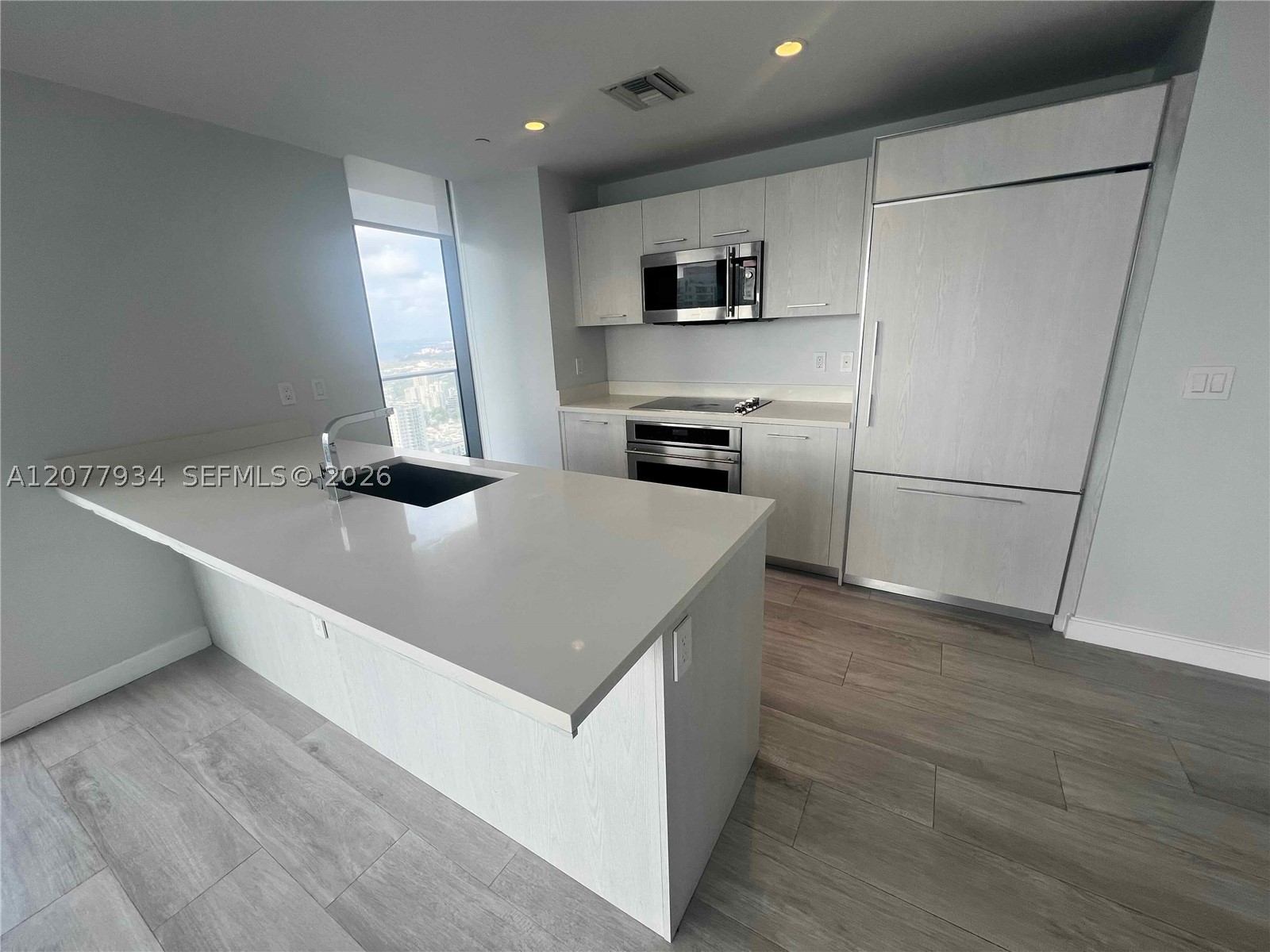 image Brickell Heights East12