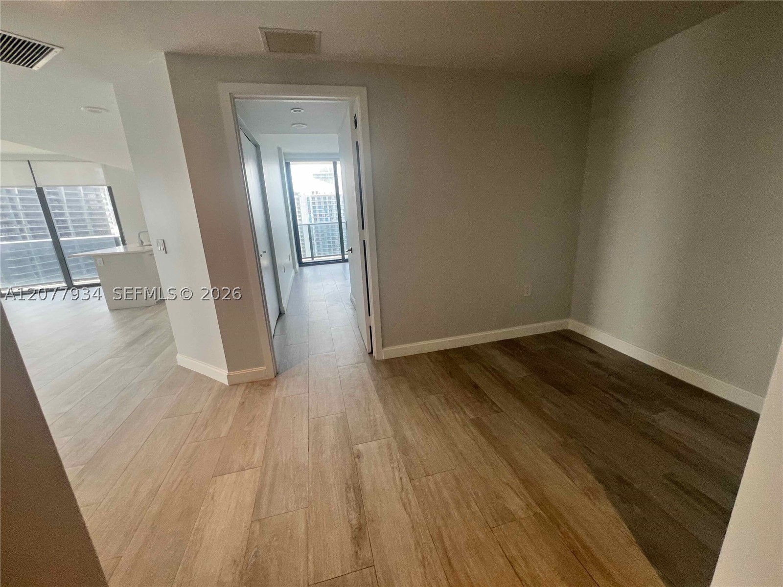 image Brickell Heights East19