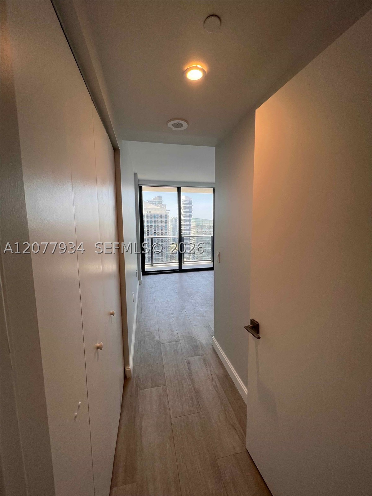 image Brickell Heights East35