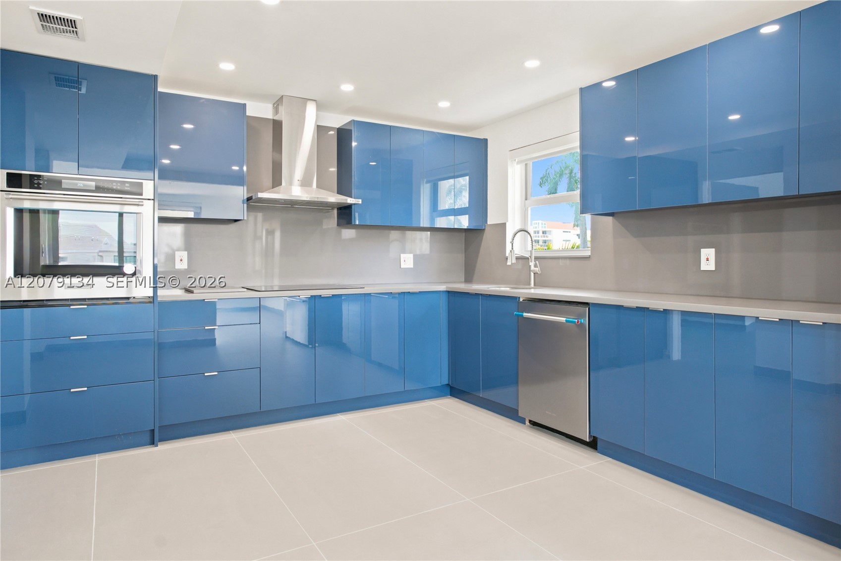 10180 W Bay Hbr Dr #3A Bay Harbor Islands, FL 33154