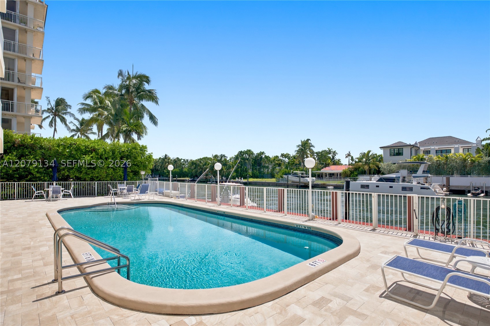 10180 W Bay Hbr Dr #3A Bay Harbor Islands, FL 33154