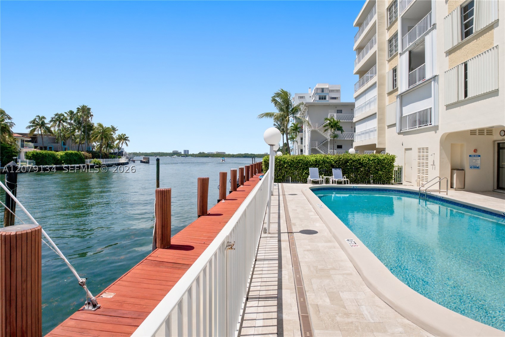 10180 W Bay Hbr Dr #3A Bay Harbor Islands, FL 33154
