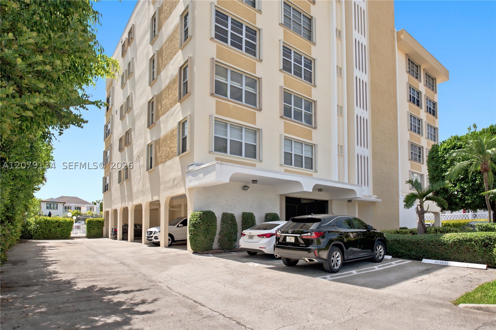 10180 W Bay Hbr Dr #3A Bay Harbor Islands, FL 33154