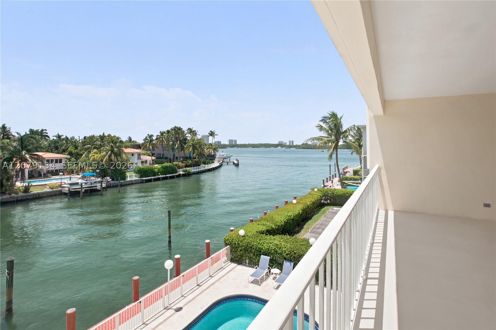 10180 W Bay Hbr Dr #3A Bay Harbor Islands, FL 33154