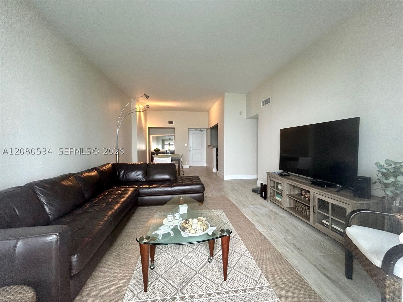 image Arlen House East12