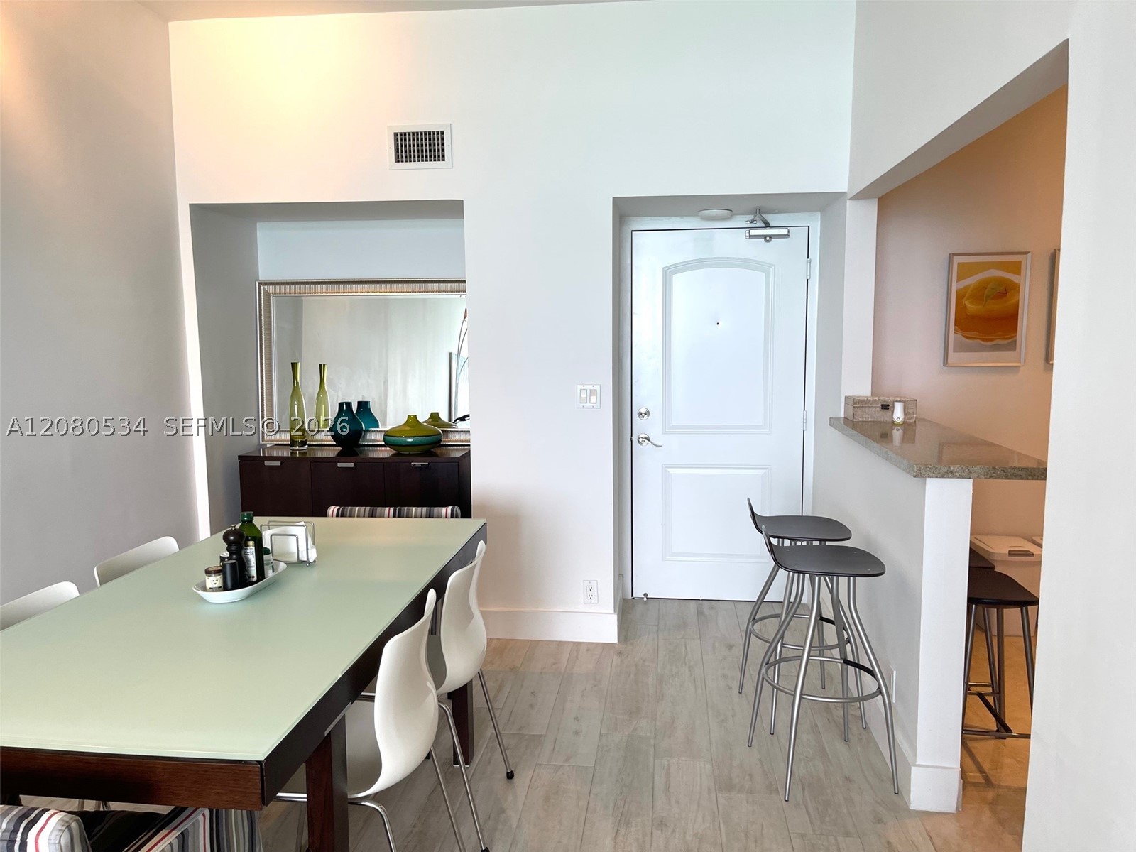 image Arlen House East17