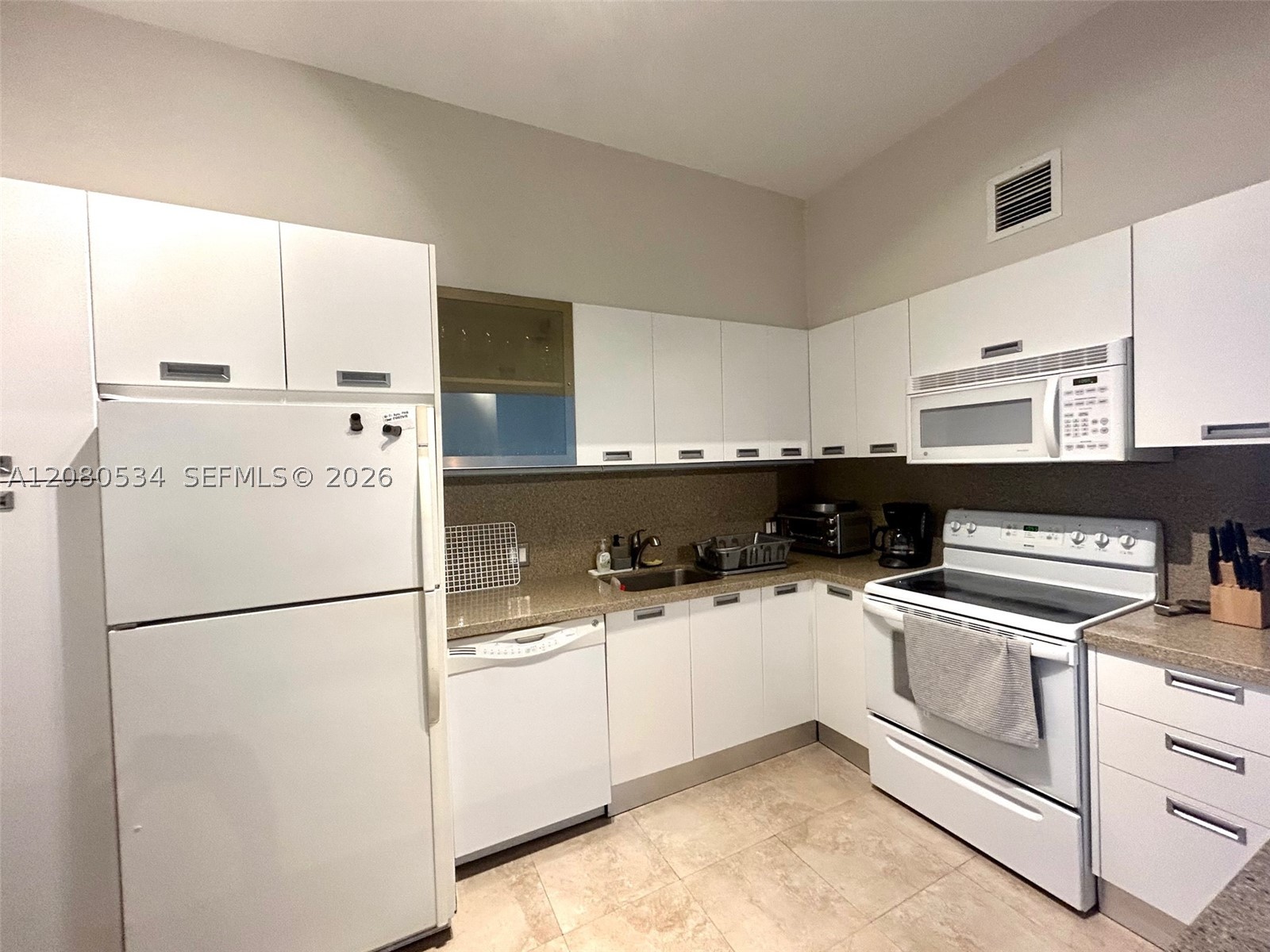 image Arlen House East20
