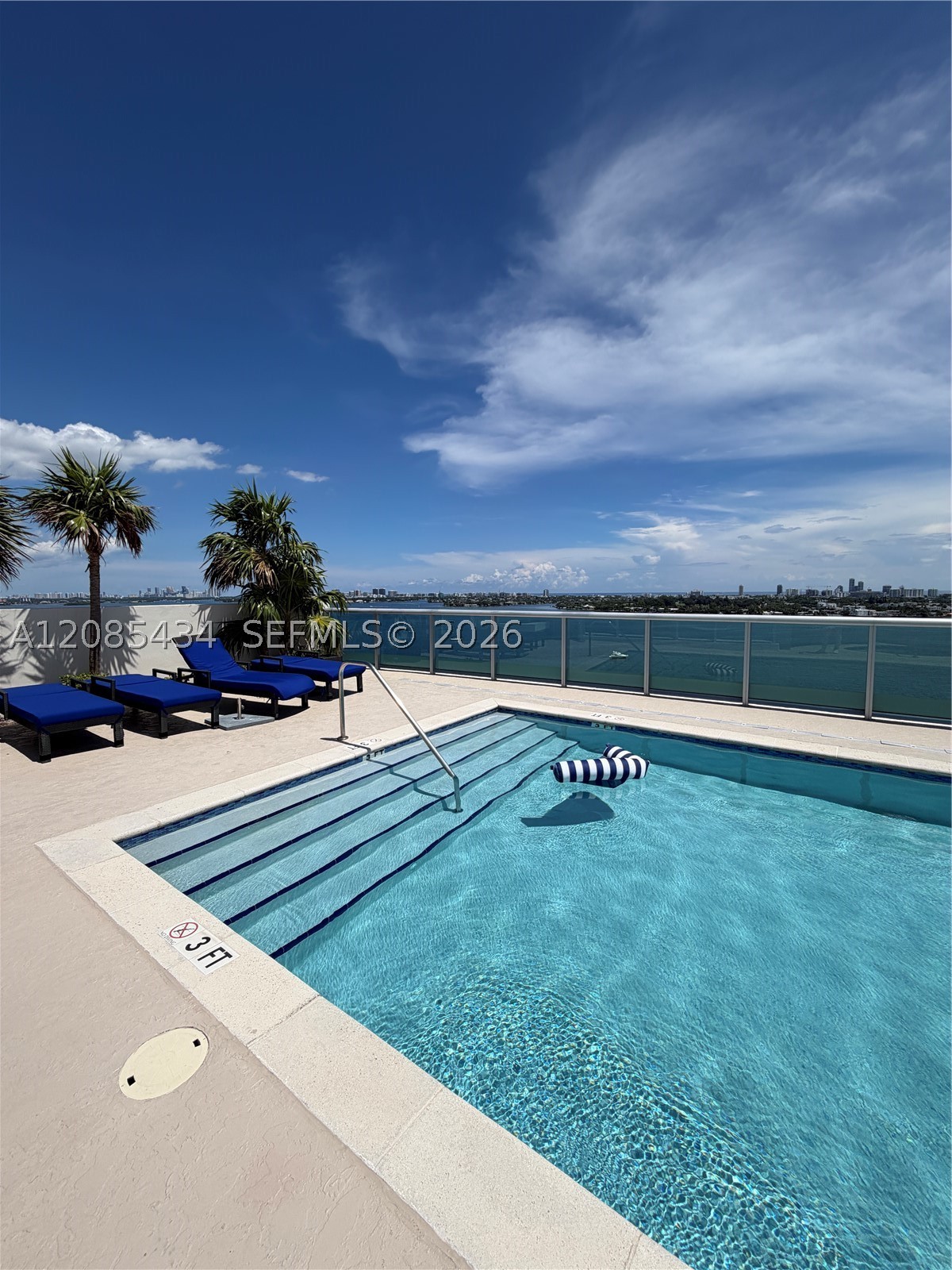 image Cielo on the Bay36