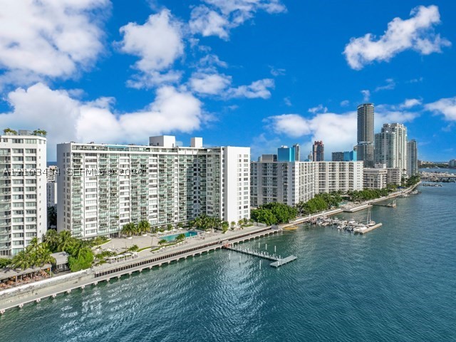 1000 West Ave #1121 Miami Beach, FL 33139