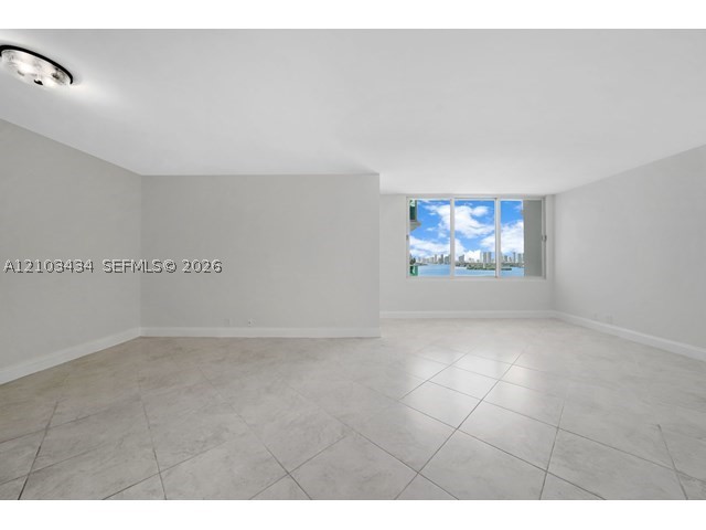 1000 West Ave #1121 Miami Beach, FL 33139