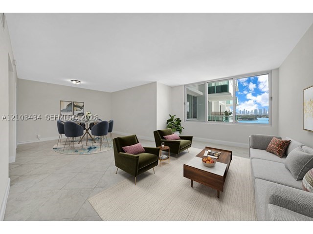 1000 West Ave #1121 Miami Beach, FL 33139