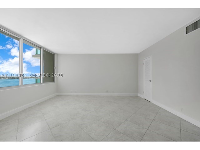 1000 West Ave #1121 Miami Beach, FL 33139