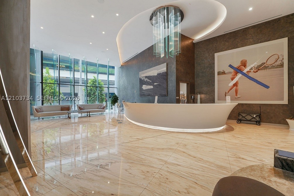 image Brickell Flatiron38