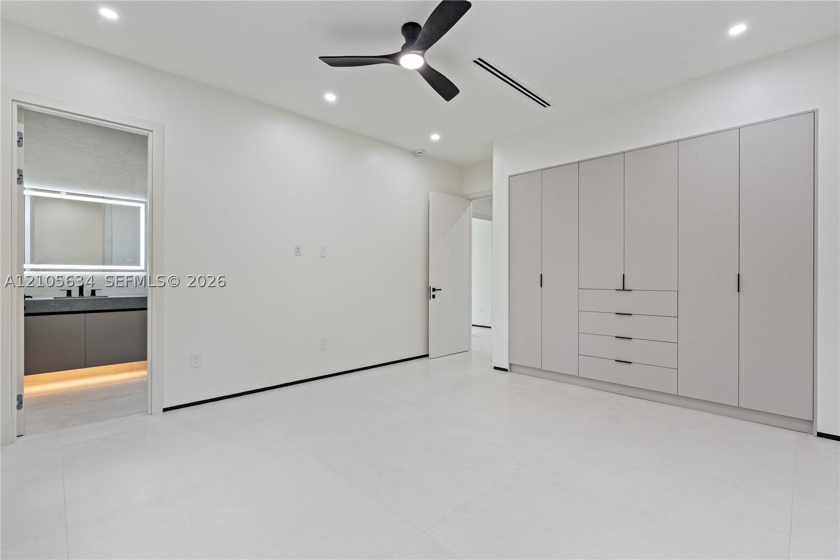 623 NE 16th Ter Fort Lauderdale, FL 33304