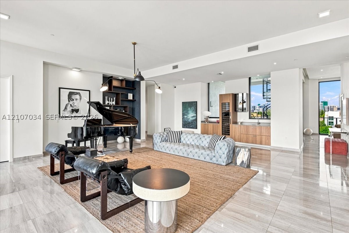 3581 E Glencoe St #605 Coconut Grove, FL 33133