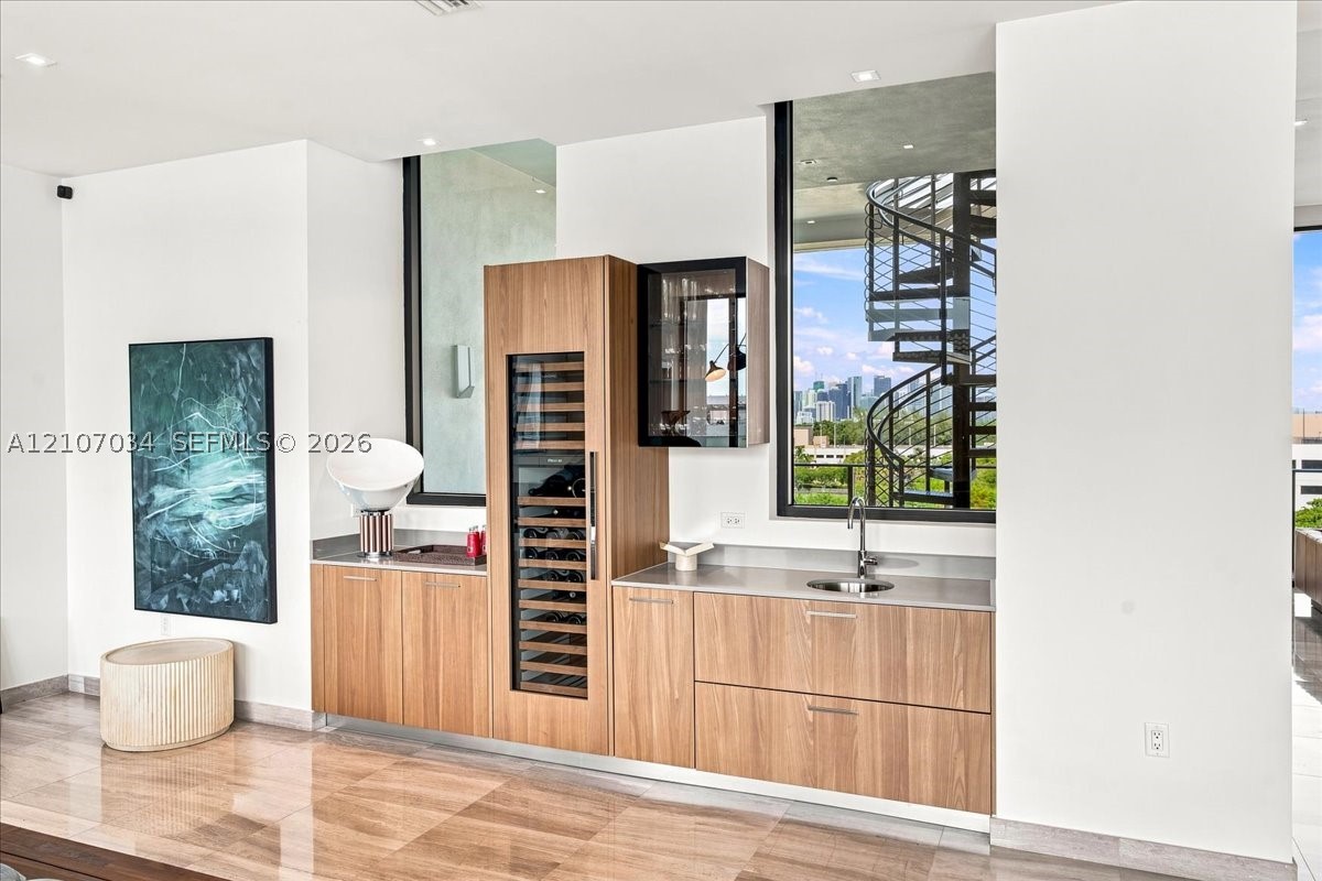 3581 E Glencoe St #605 Coconut Grove, FL 33133