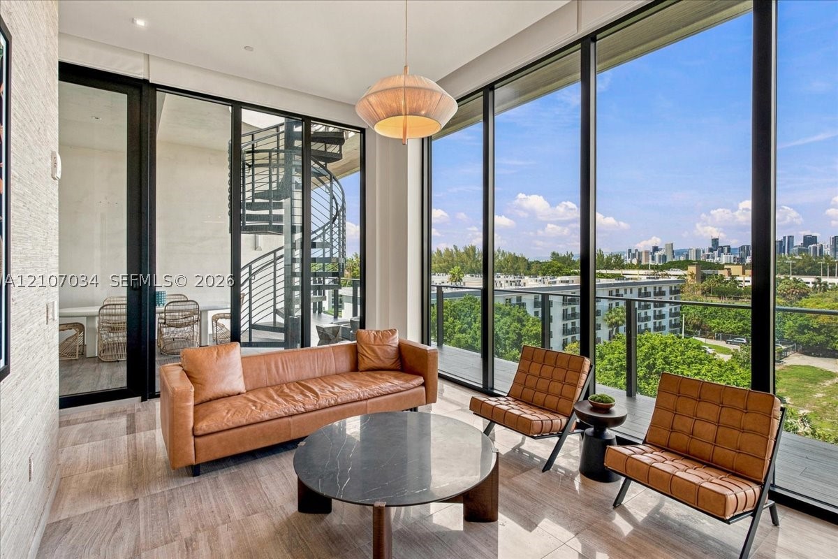 3581 E Glencoe St #605 Coconut Grove, FL 33133