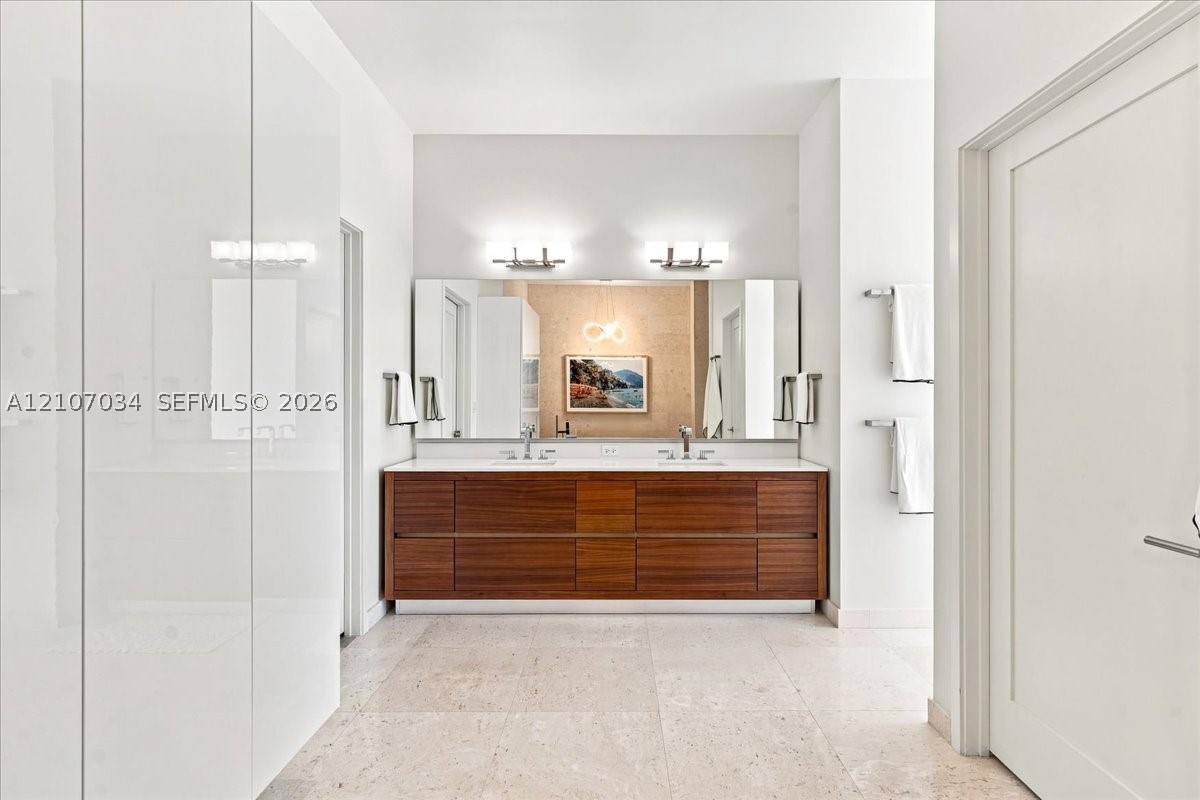 3581 E Glencoe St #605 Coconut Grove, FL 33133