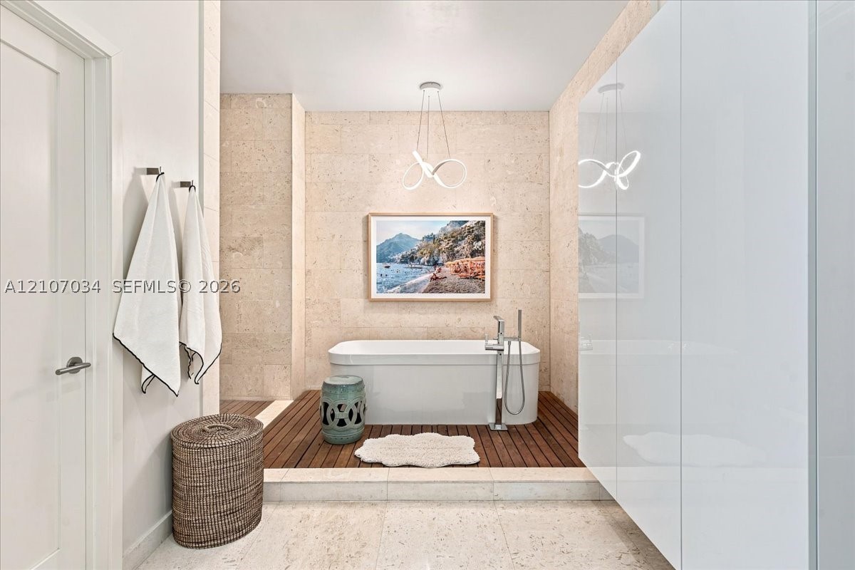 3581 E Glencoe St #605 Coconut Grove, FL 33133