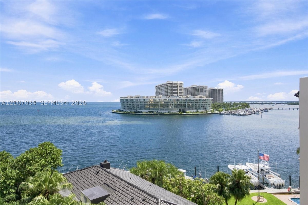 3581 E Glencoe St #605 Coconut Grove, FL 33133