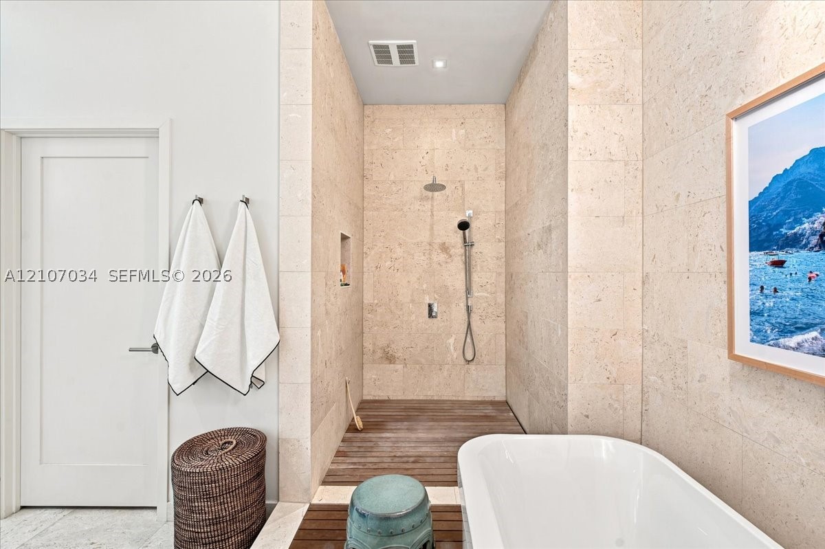 3581 E Glencoe St #605 Coconut Grove, FL 33133