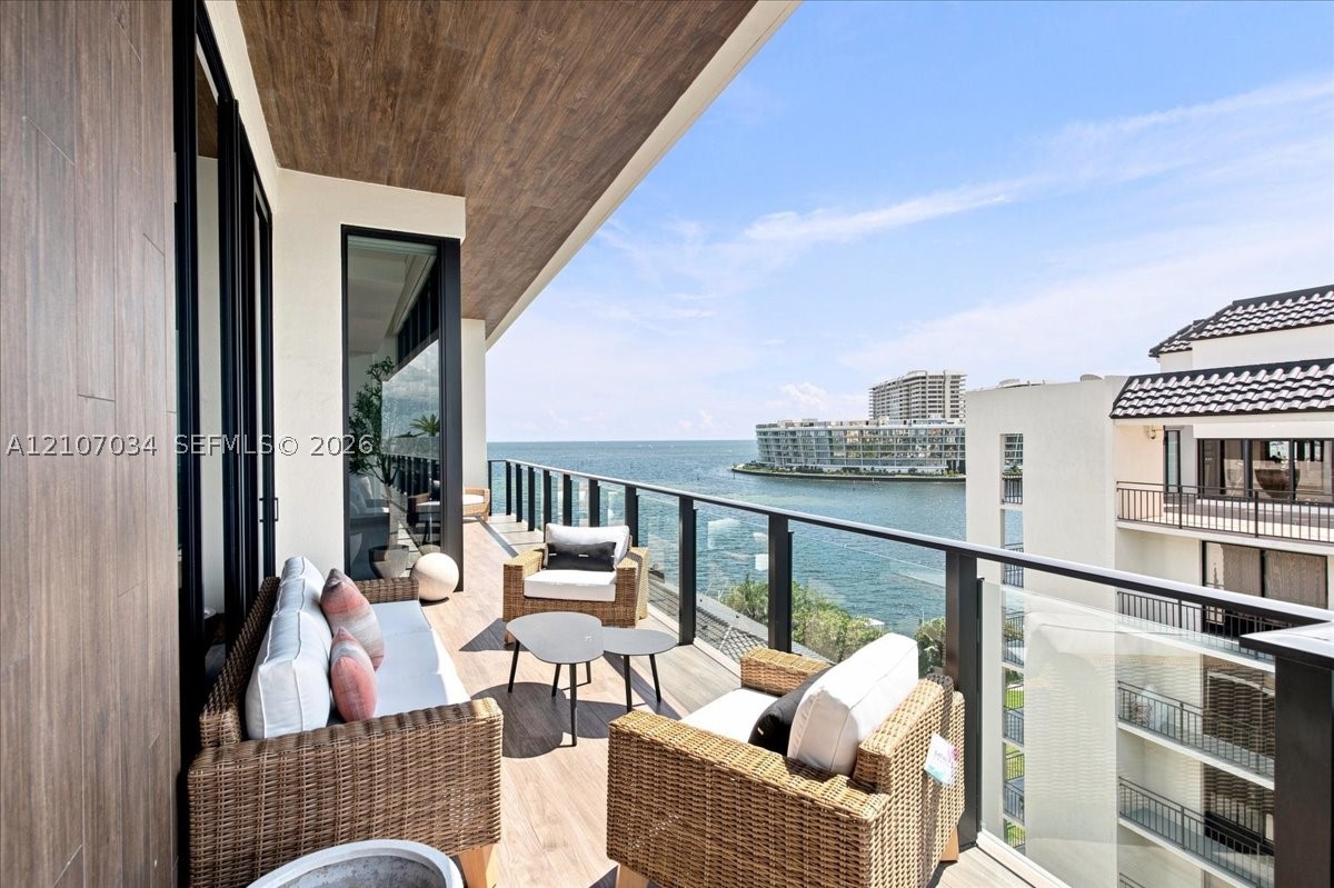 3581 E Glencoe St #605 Coconut Grove, FL 33133