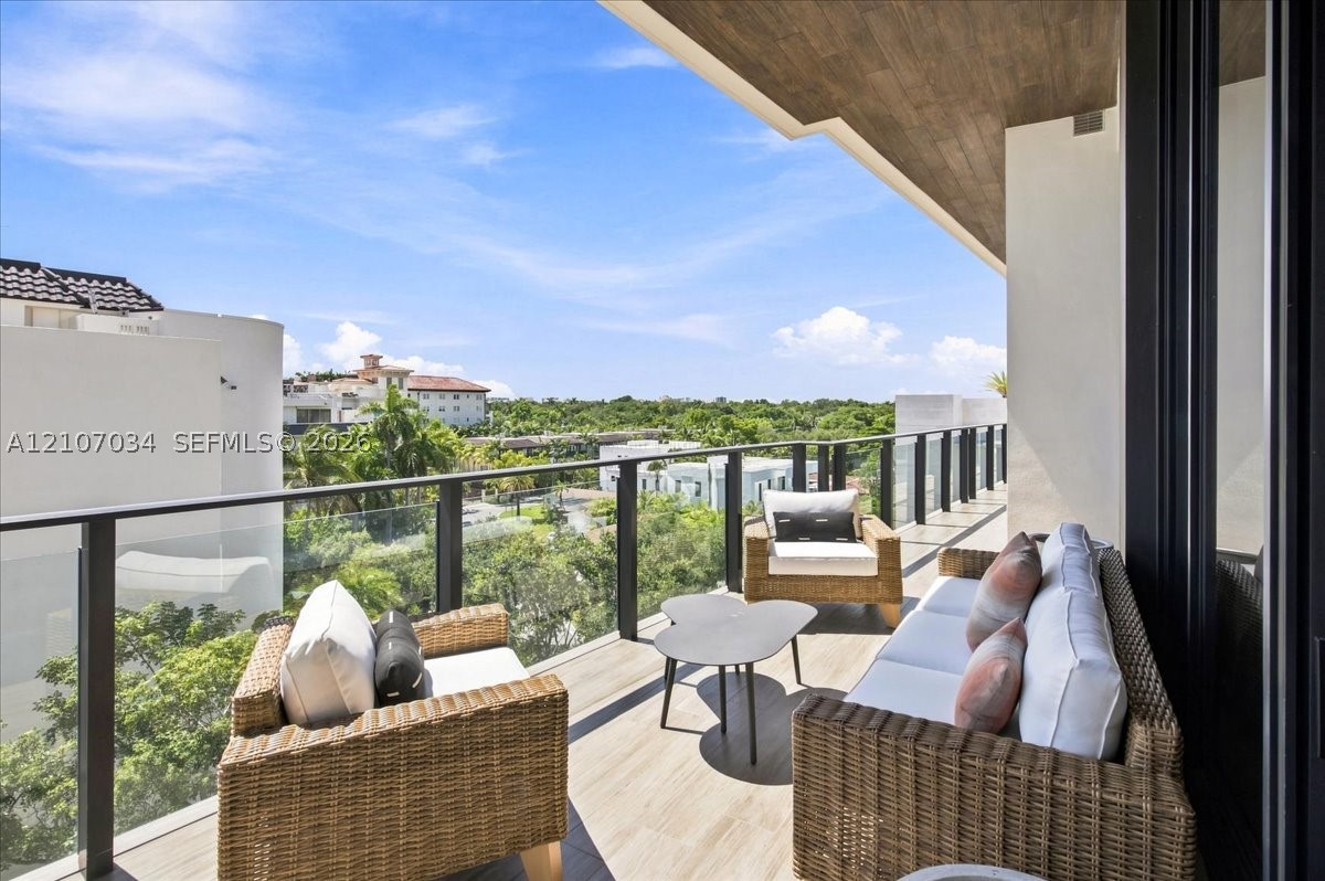 3581 E Glencoe St #605 Coconut Grove, FL 33133