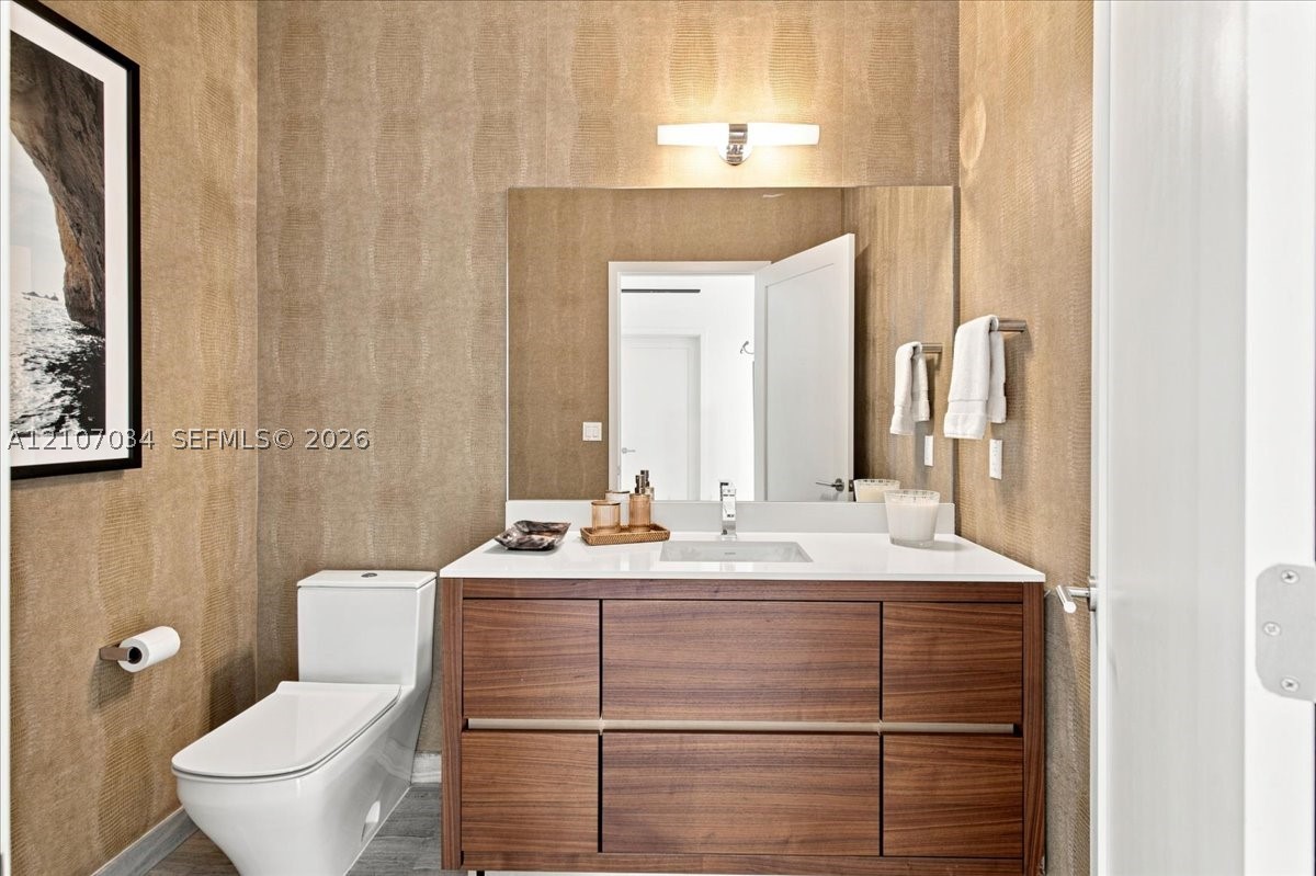 3581 E Glencoe St #605 Coconut Grove, FL 33133