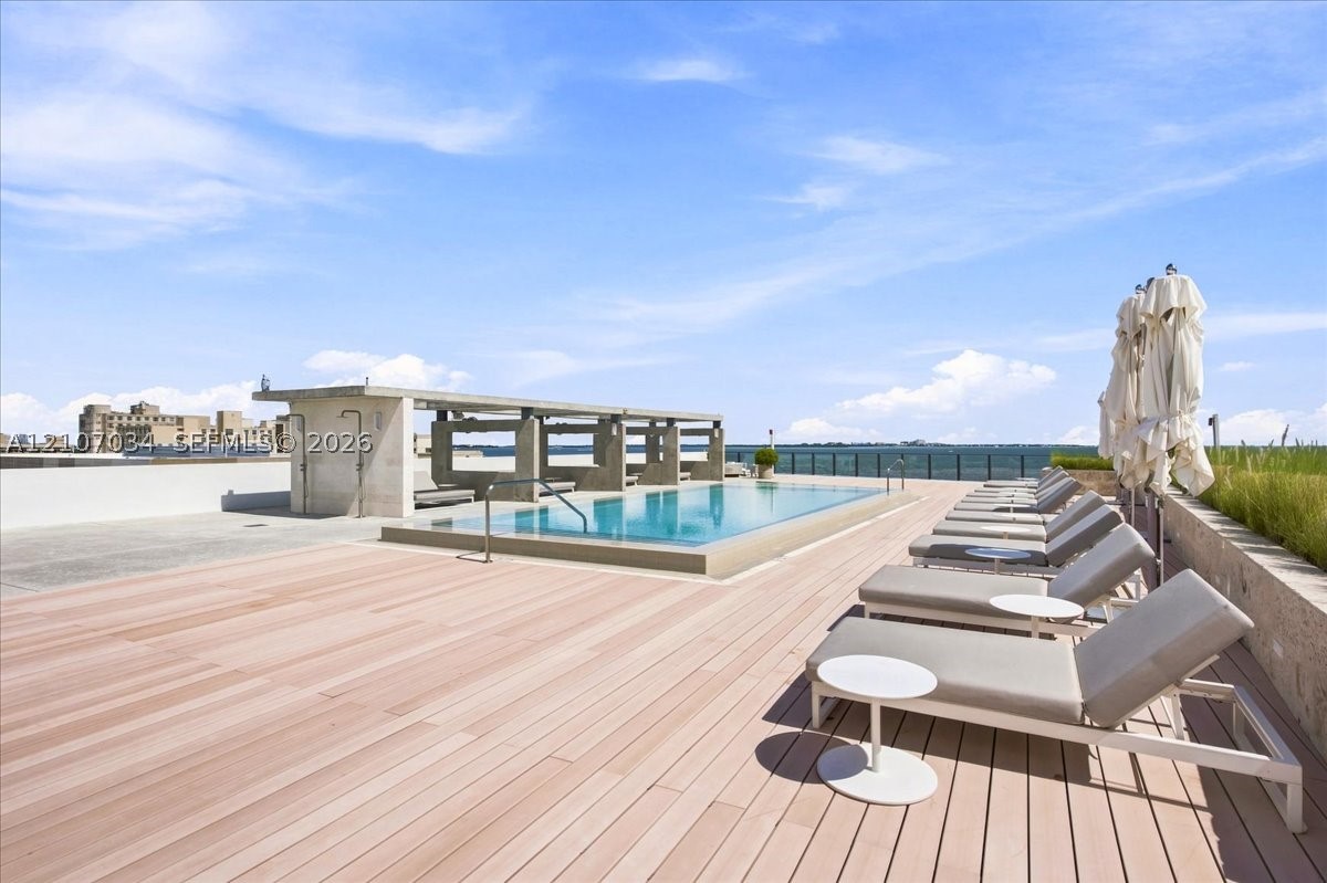 3581 E Glencoe St #605 Coconut Grove, FL 33133