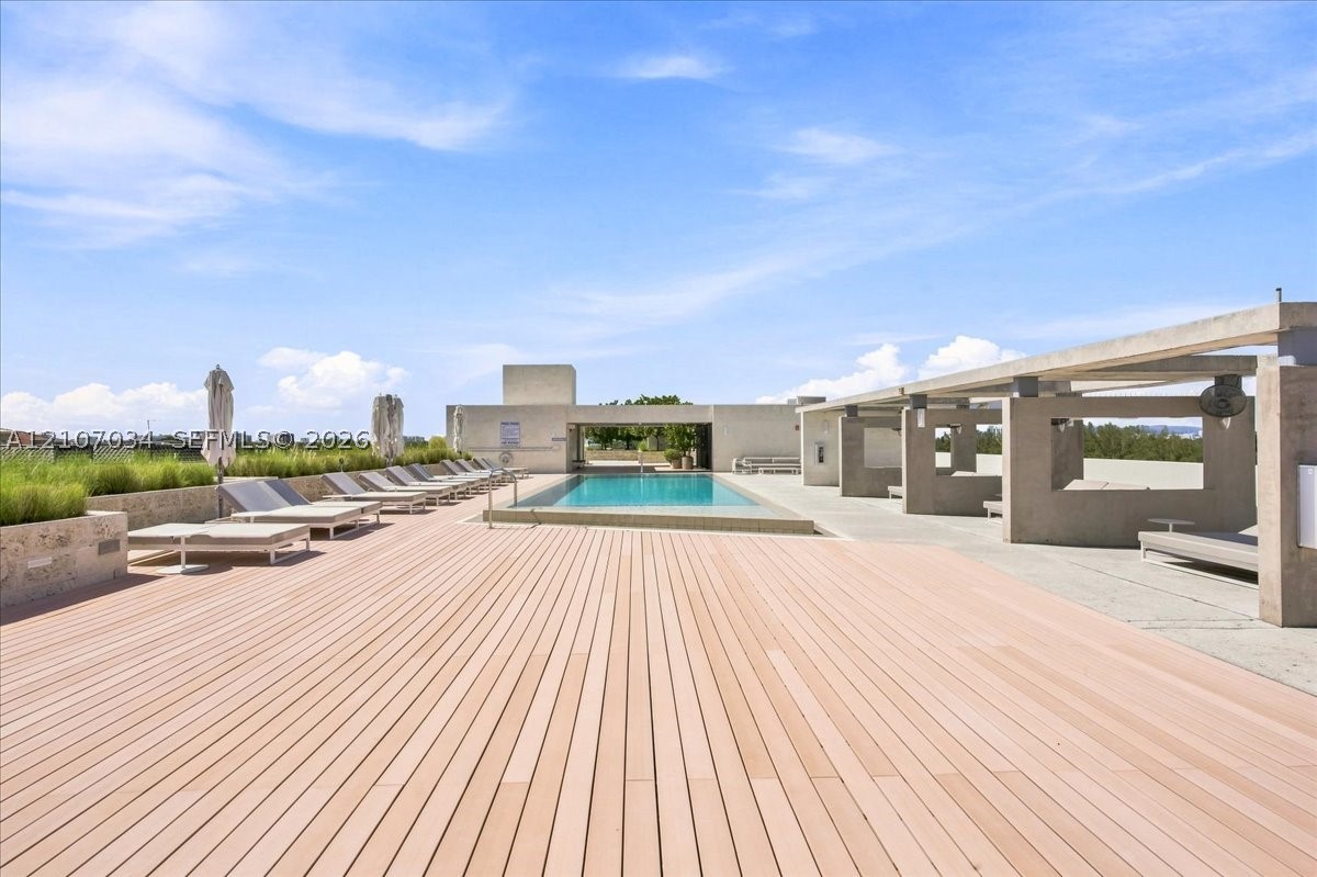 3581 E Glencoe St #605 Coconut Grove, FL 33133