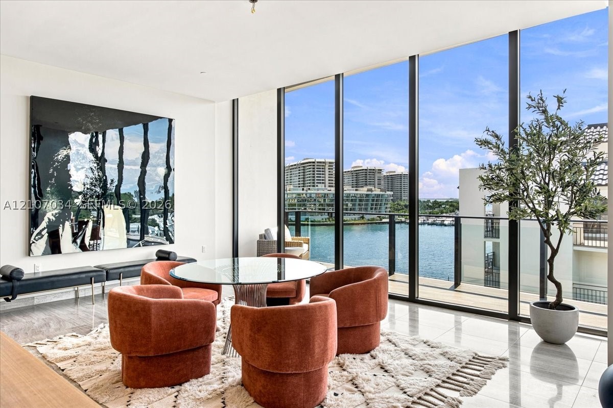 3581 E Glencoe St #605 Coconut Grove, FL 33133