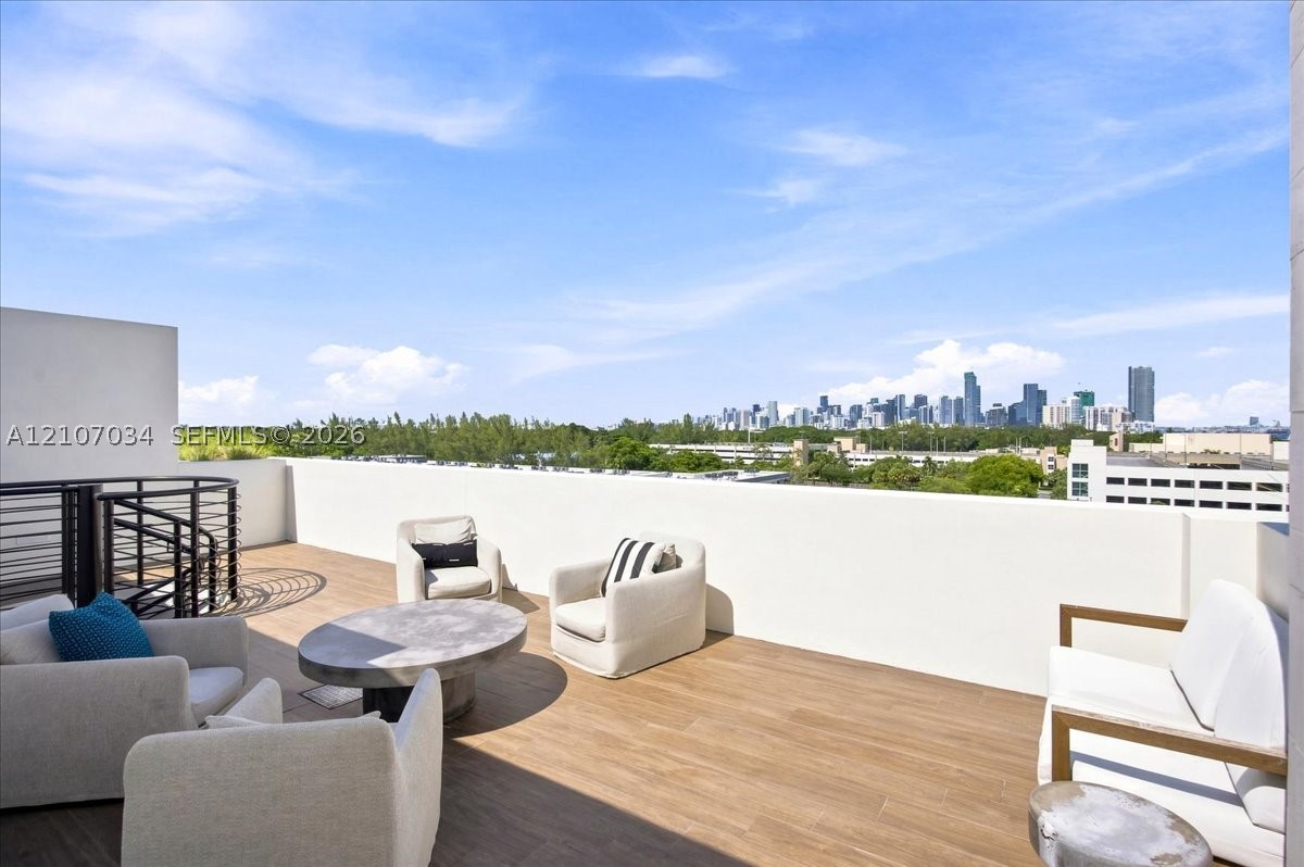3581 E Glencoe St #605 Coconut Grove, FL 33133