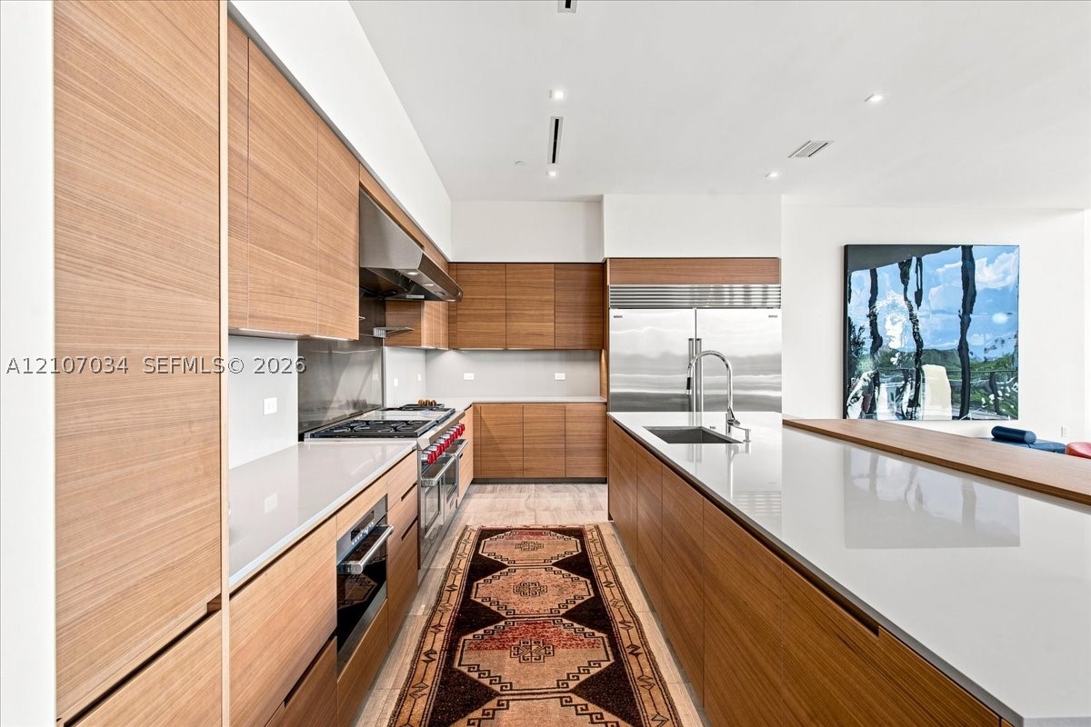 3581 E Glencoe St #605 Coconut Grove, FL 33133