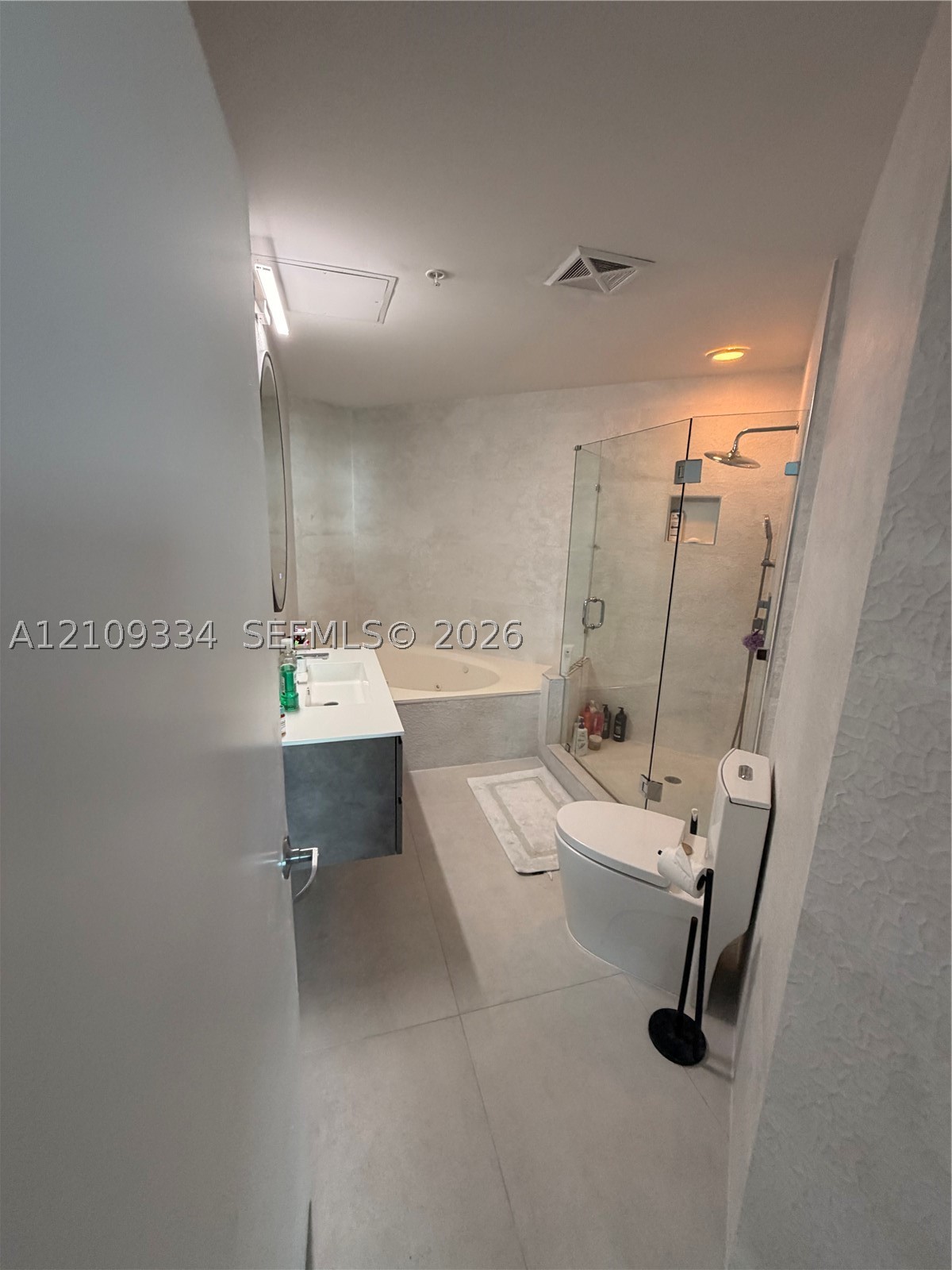 60 SW 13th St #5216 Miami, FL 33130