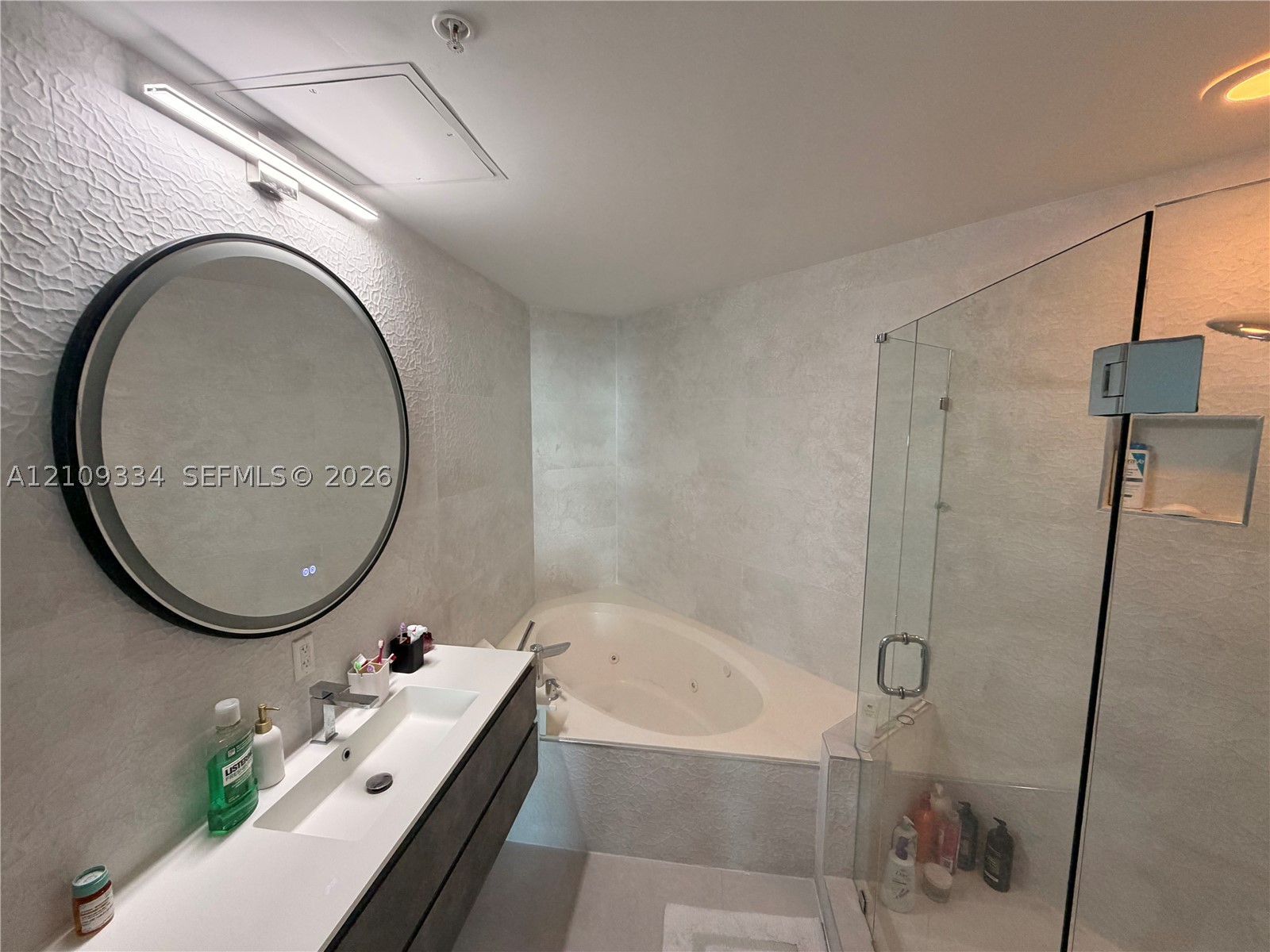 60 SW 13th St #5216 Miami, FL 33130