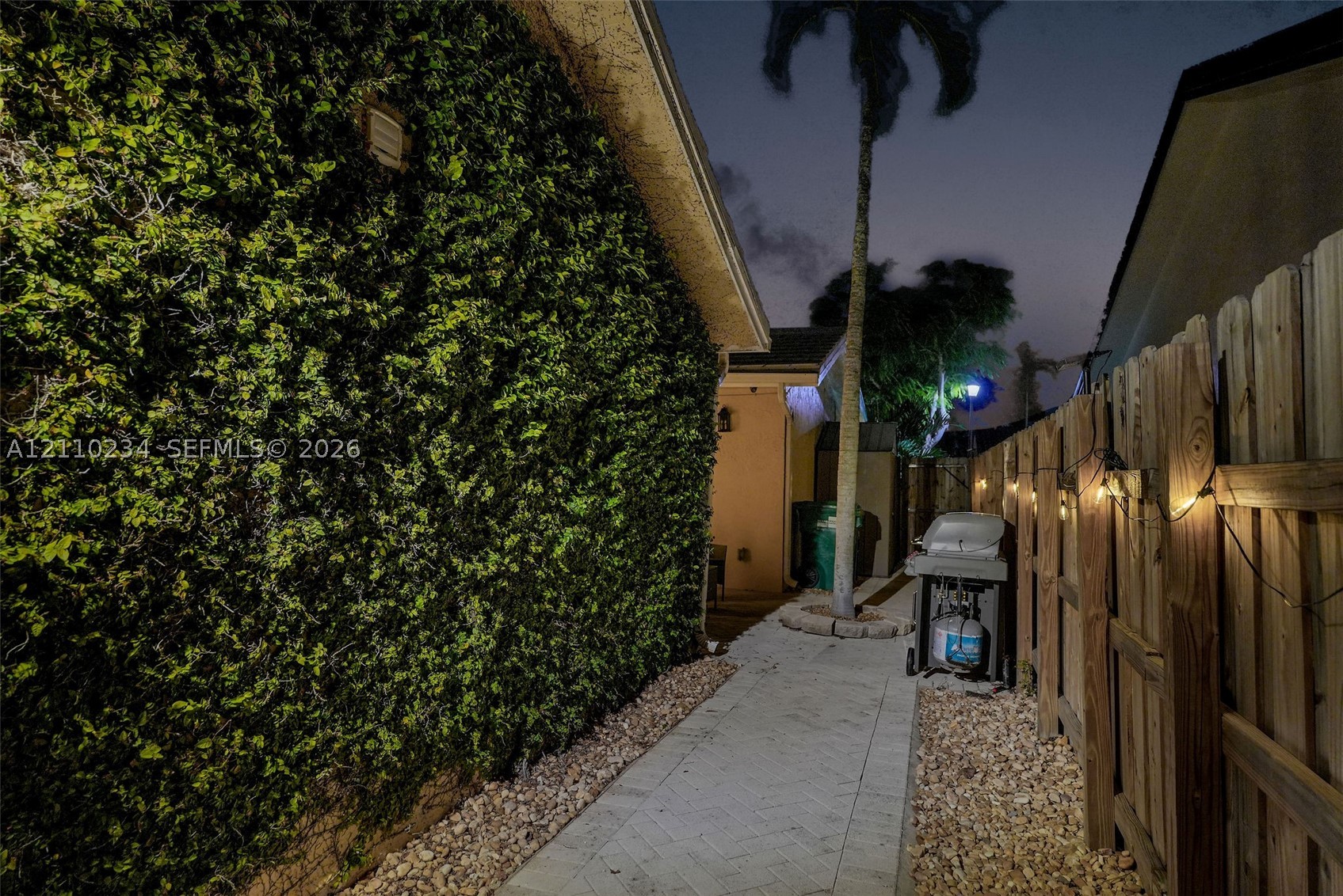 8601 SW 82nd Ter Miami, FL 33143