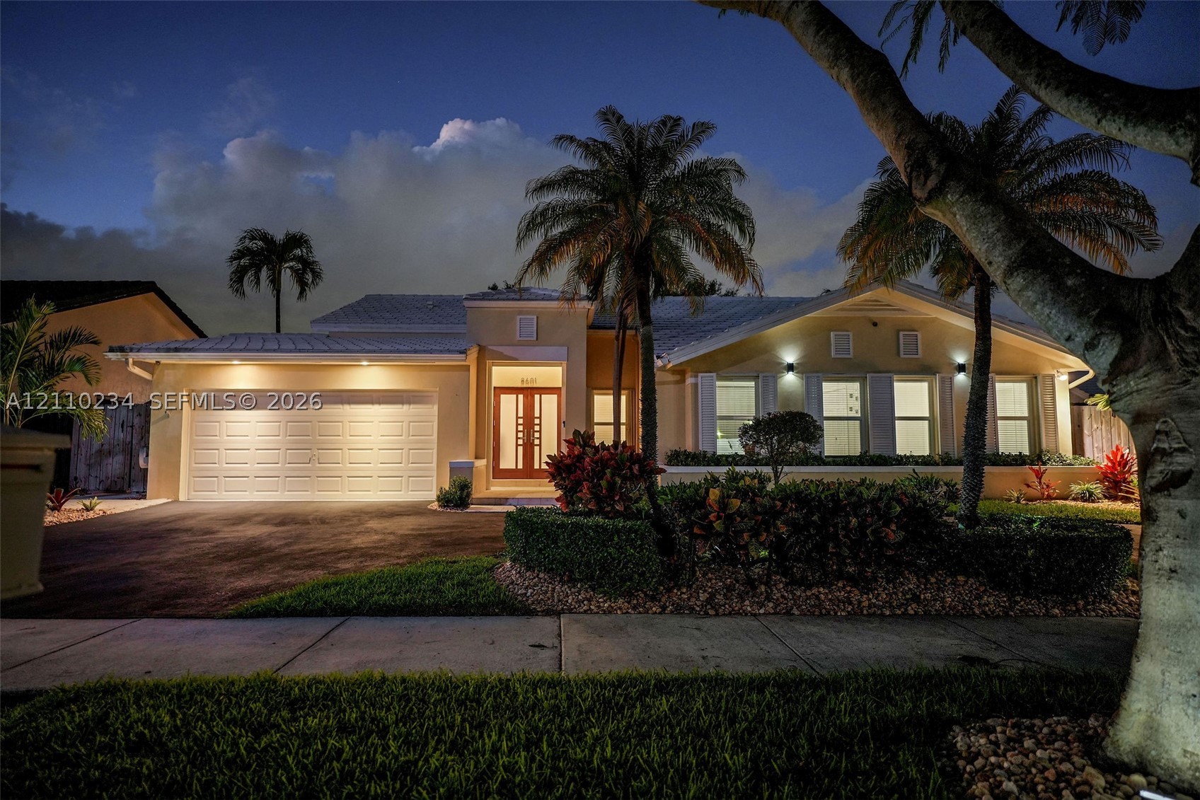 8601 SW 82nd Ter Miami, FL 33143