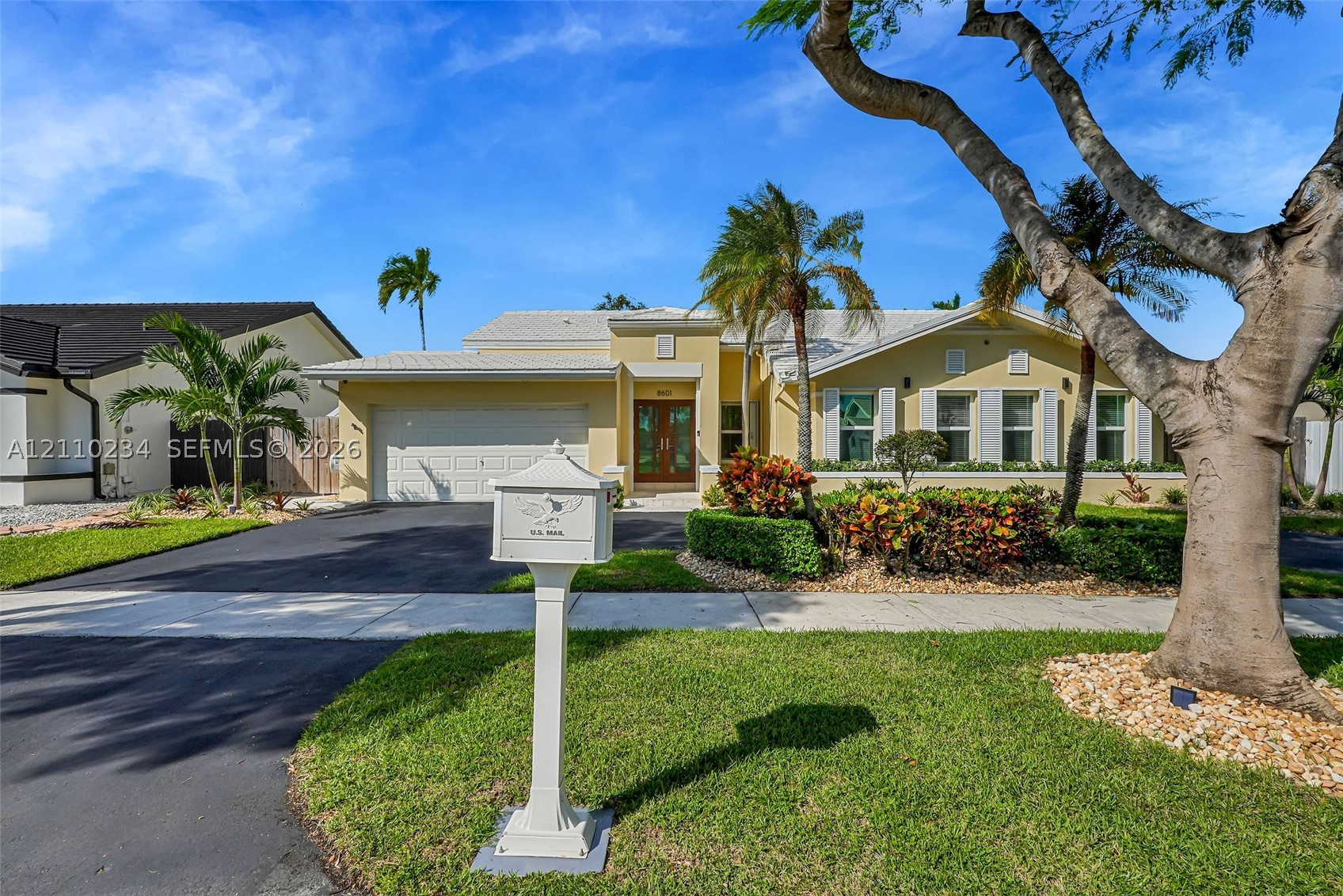 8601 SW 82nd Ter Miami, FL 33143