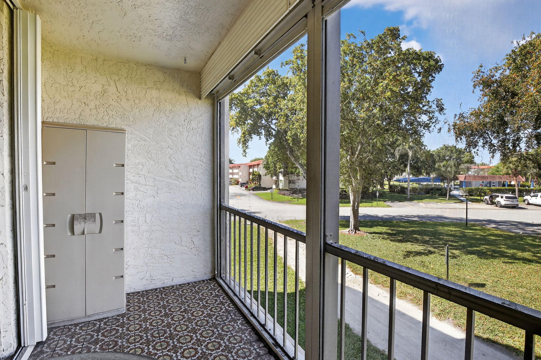 8921 S Hollybrook #209 Pembroke Pines, FL 33025