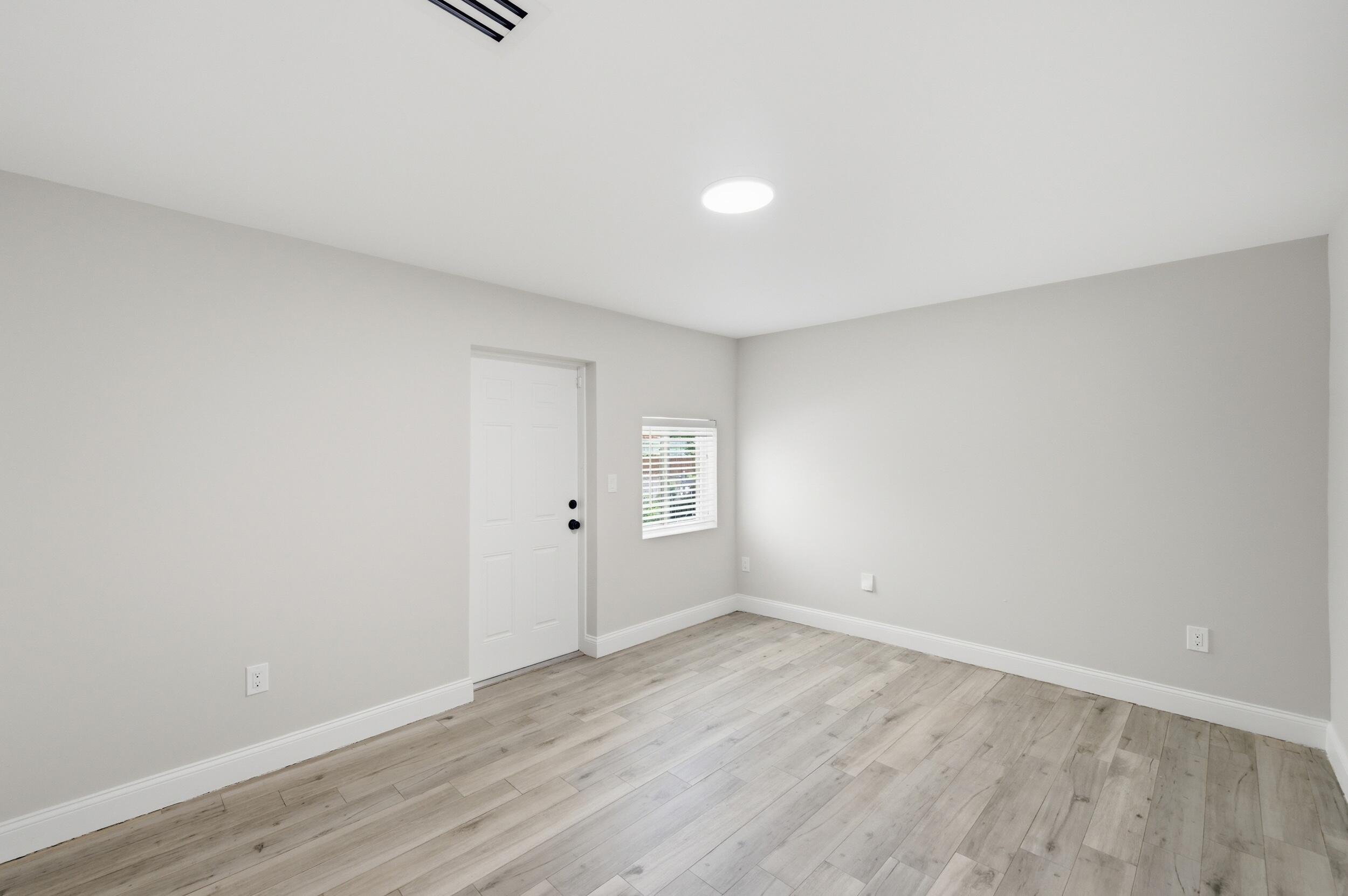 1770 SW 17th Miami, FL 33145