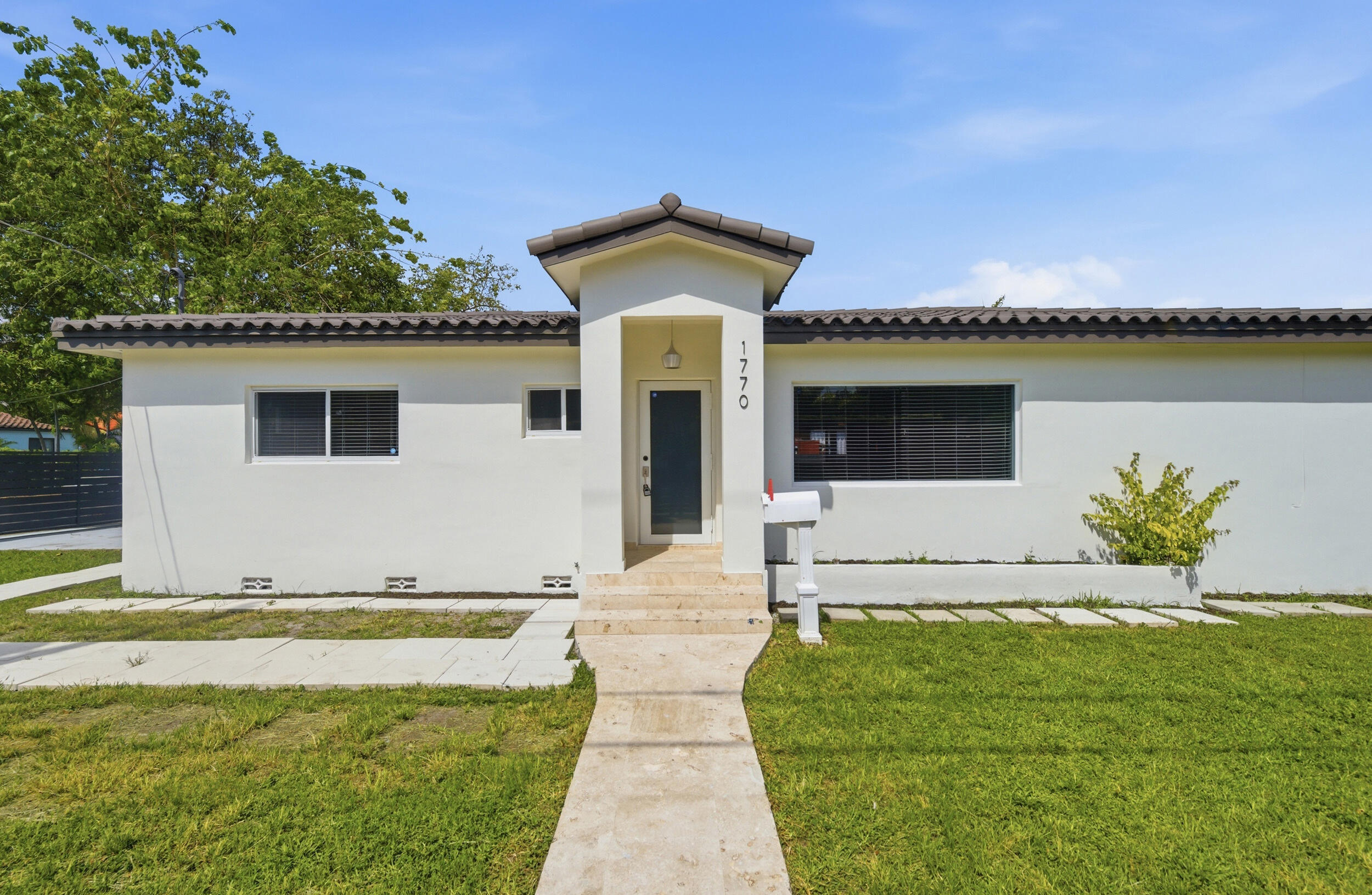 1770 SW 17th Miami, FL 33145