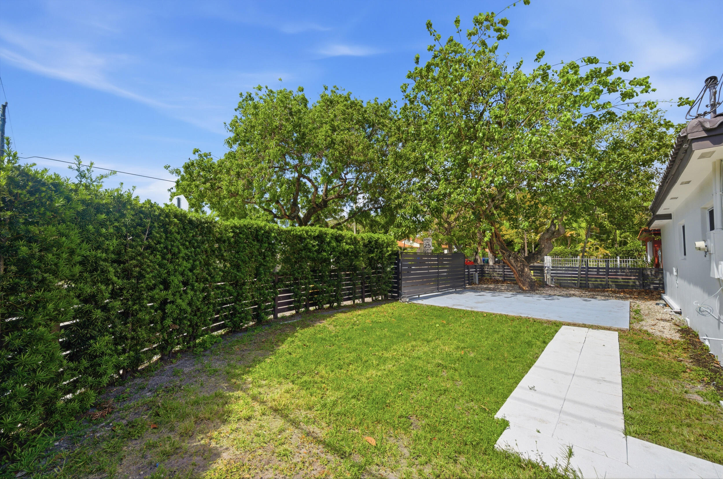 1770 SW 17th Miami, FL 33145