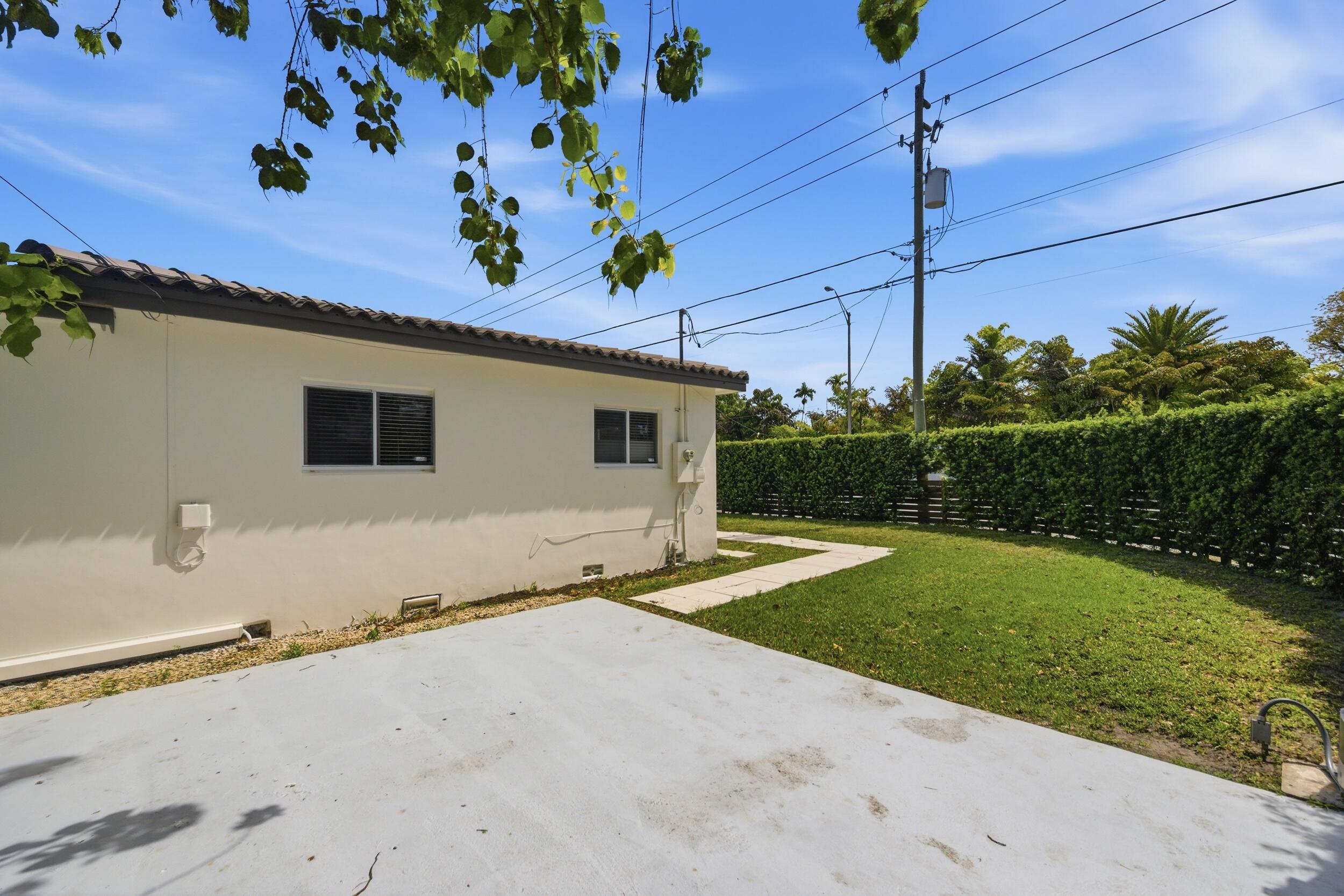 1770 SW 17th Miami, FL 33145