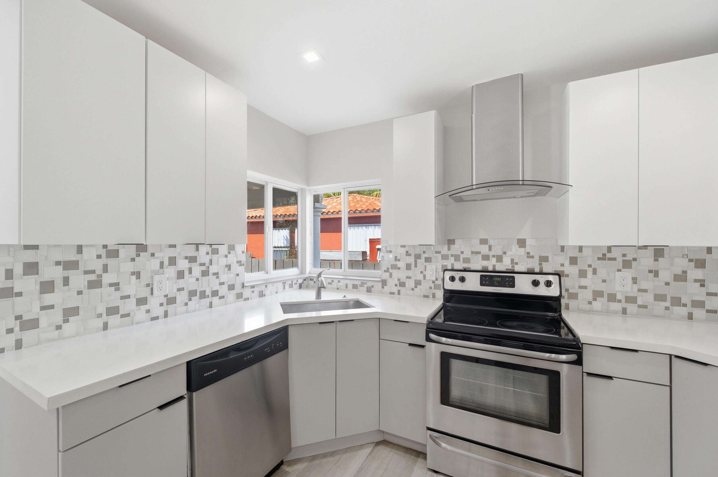 1770 SW 17th Miami, FL 33145