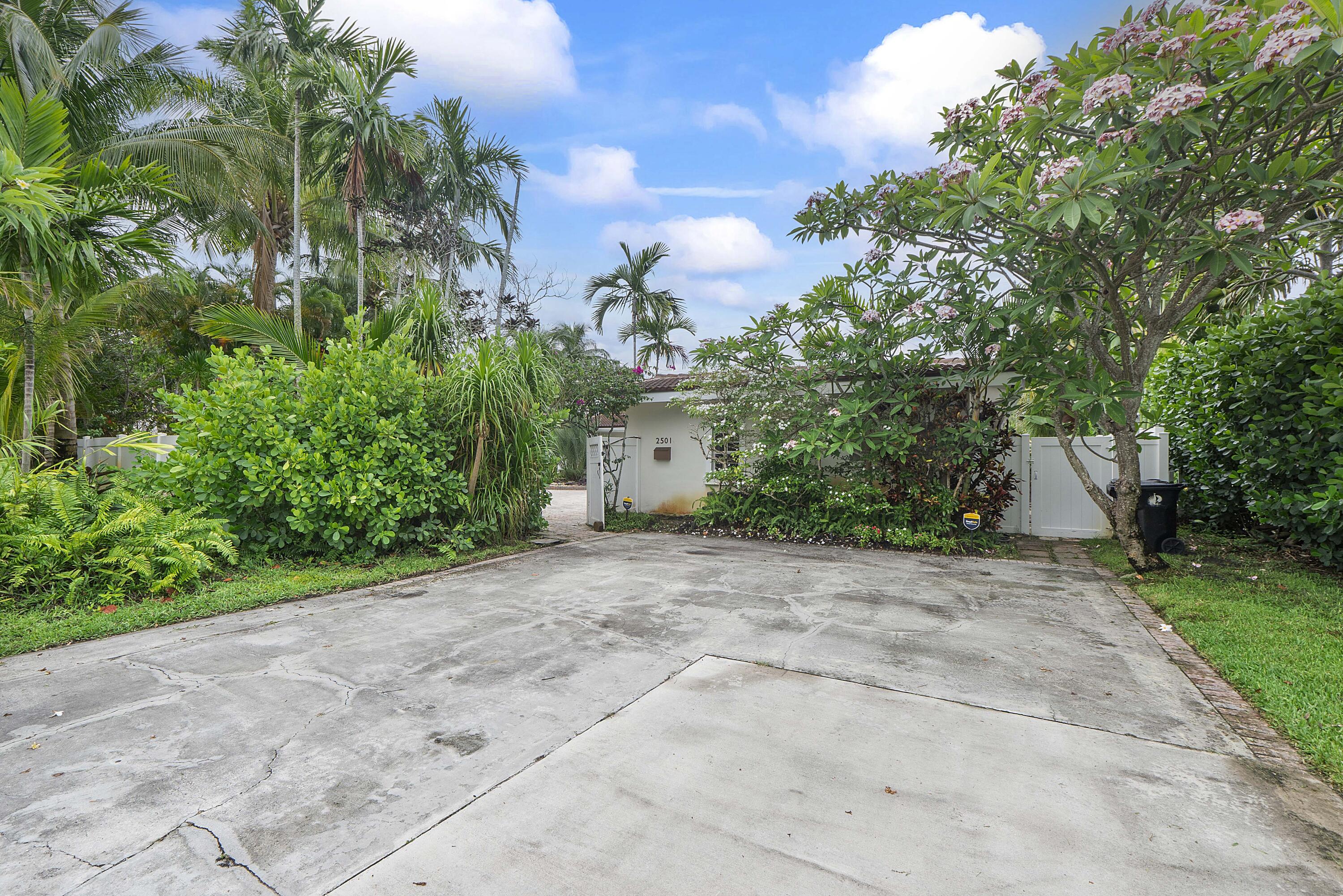 2501 NE 26th Fort Lauderdale, FL 33305