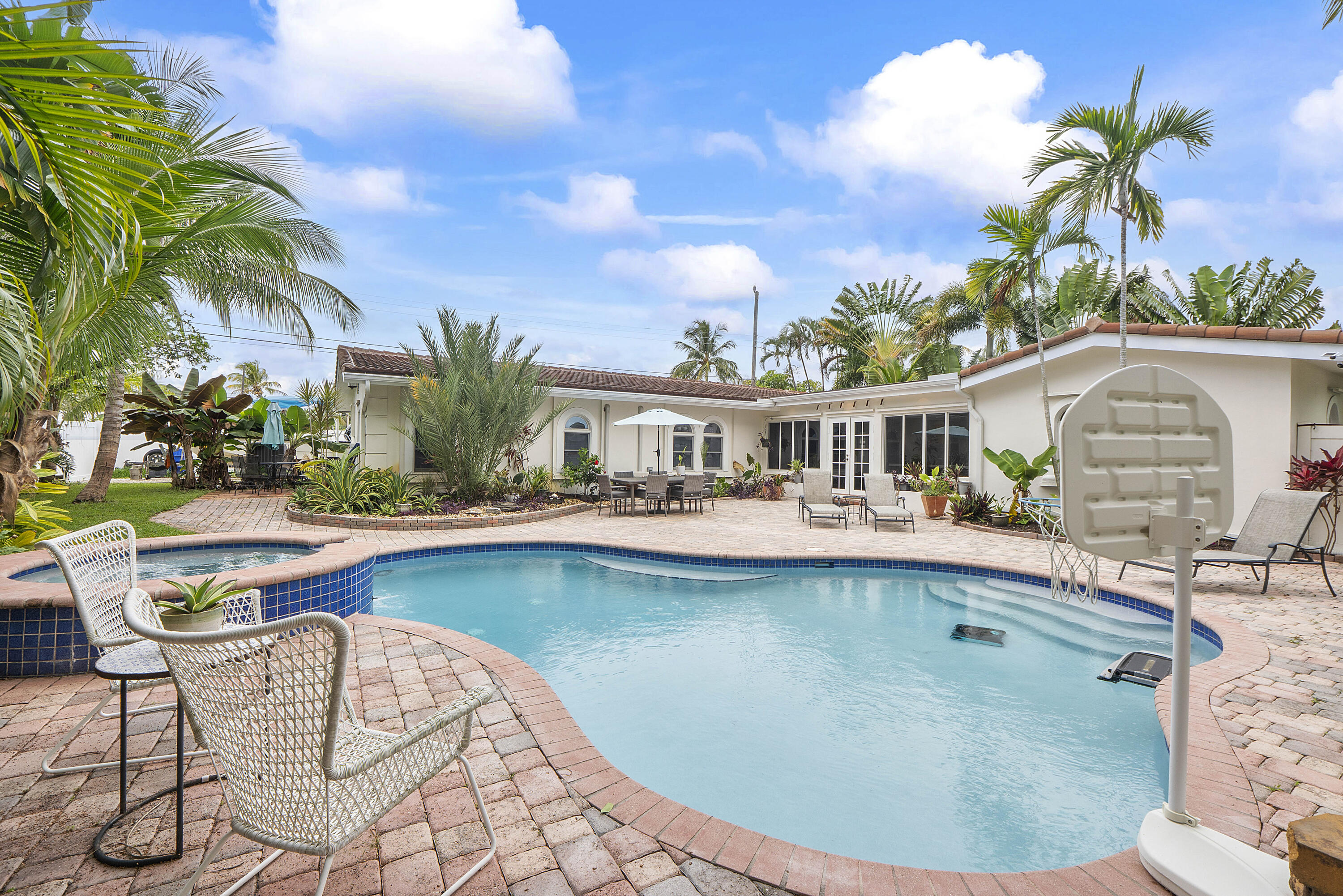 2501 NE 26th Fort Lauderdale, FL 33305
