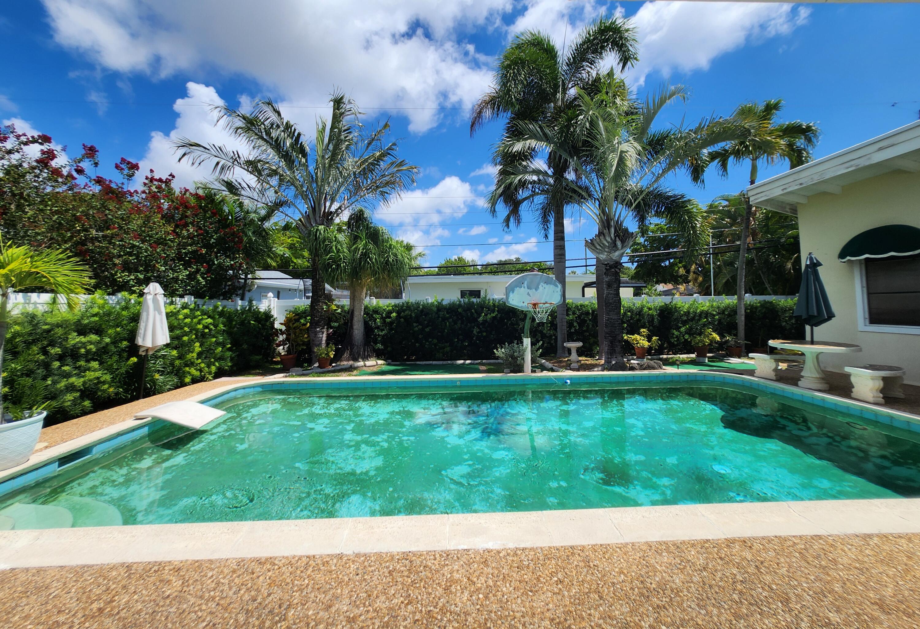 111 SE 7th Pompano Beach, FL 33060