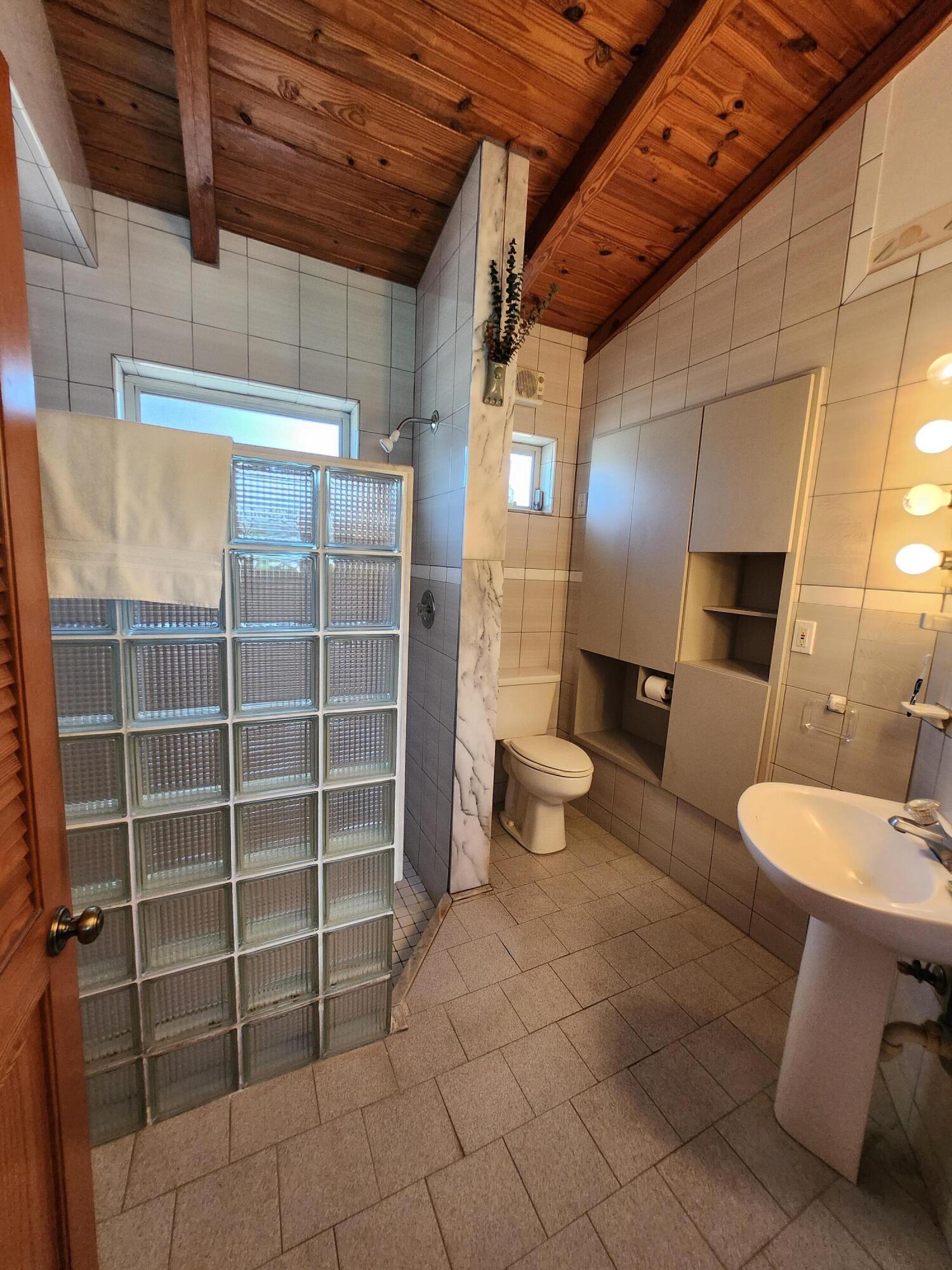 111 SE 7th Pompano Beach, FL 33060