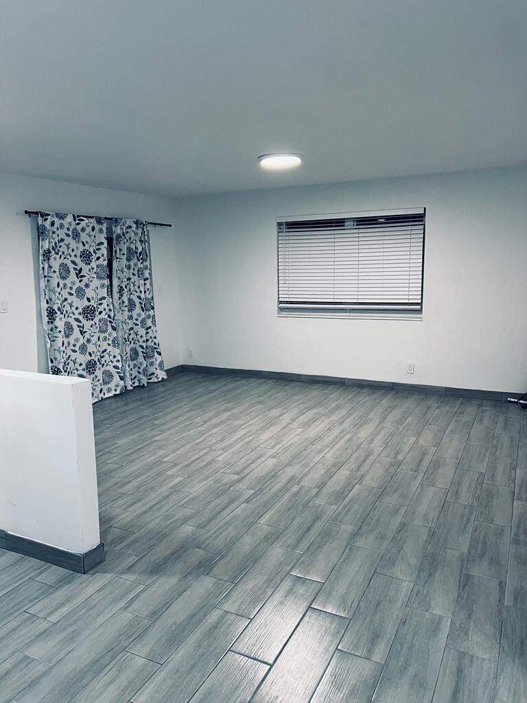 930 N 14th Hollywood, FL 33020