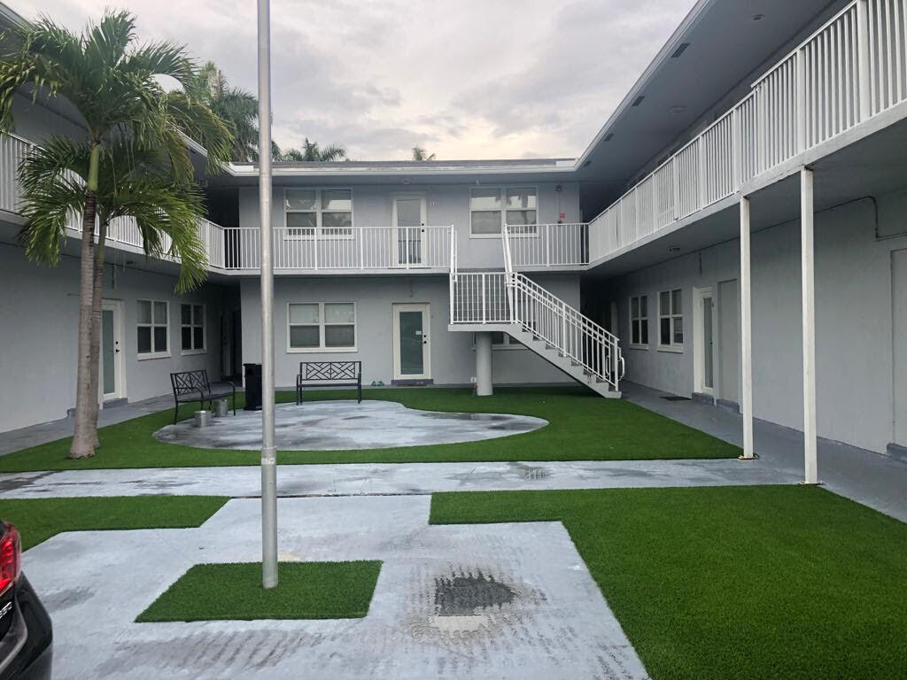 930 N 14th Hollywood, FL 33020